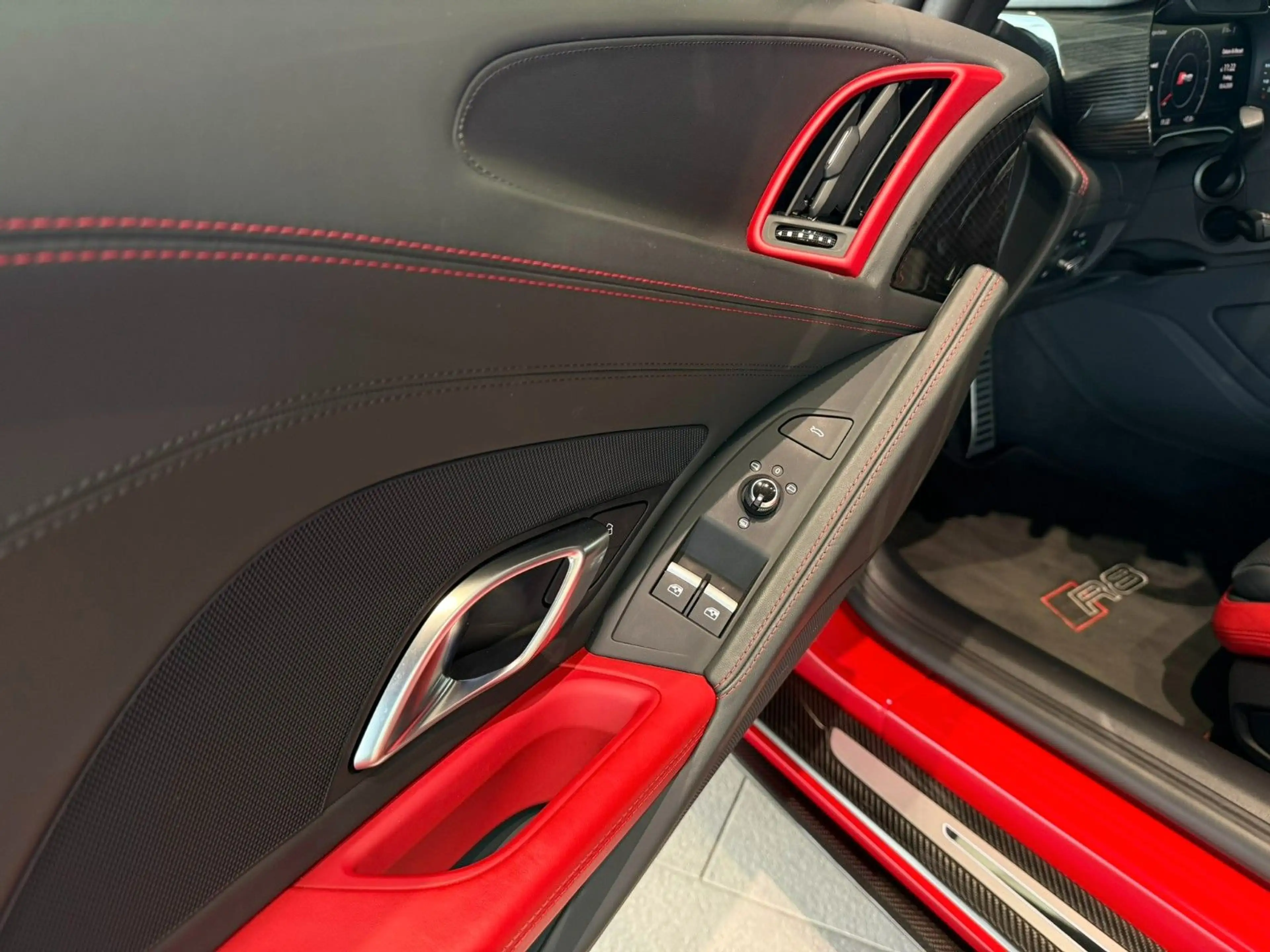 Audi R8 Coupe 5.2 FSI RWD*Keramik*Carbon*Schalensitze — photo 11