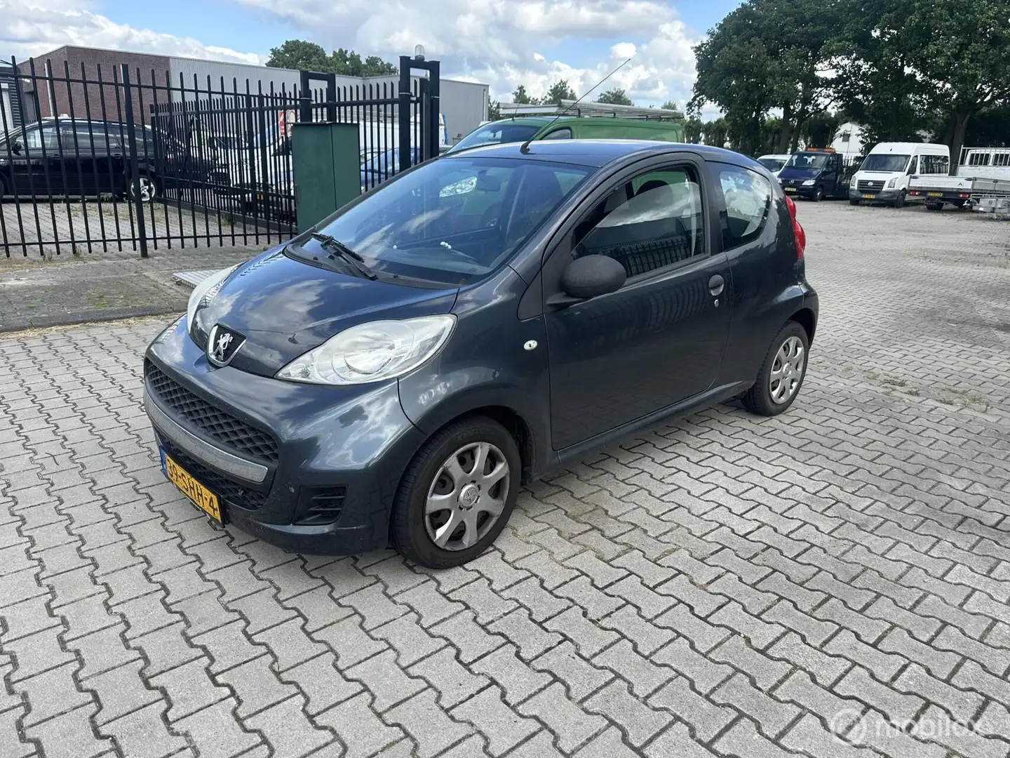 Peugeot 107 1.0-12V XS airco Grijs - 1