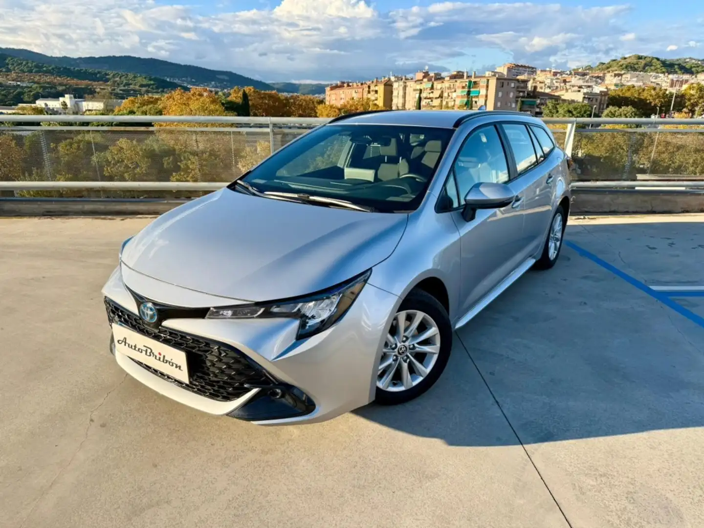 Toyota Corolla Touring Sports 140H Style Plateado - 2