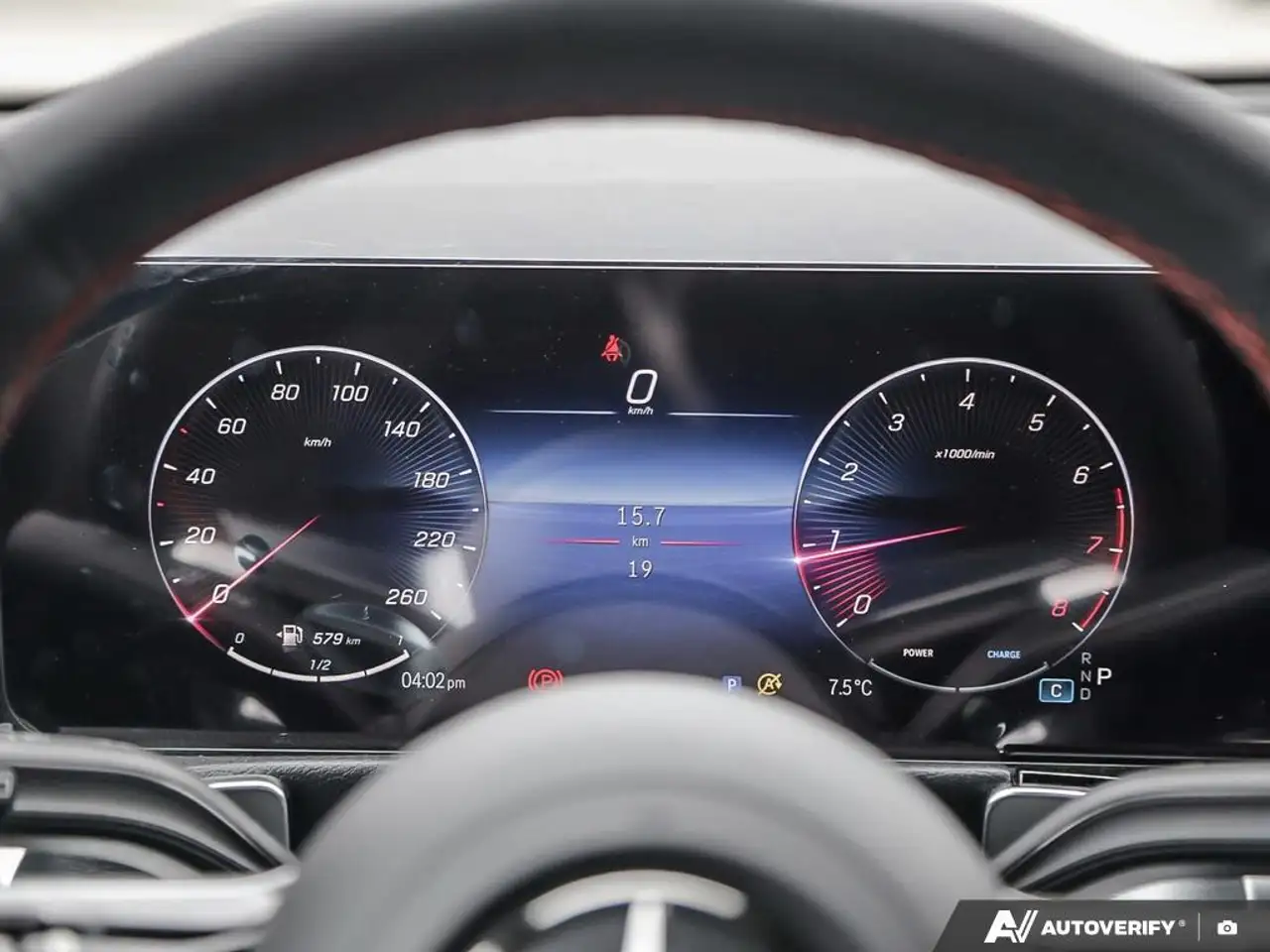 Mercedes-Benz GLB снимка Mercedes-Benz GLB