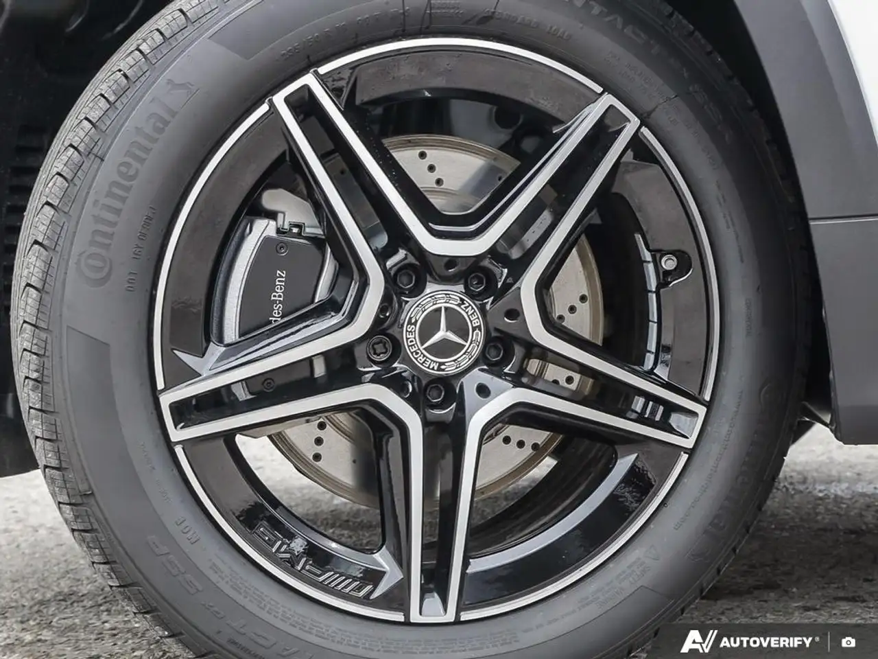 Mercedes-Benz GLB снимка Mercedes-Benz GLB