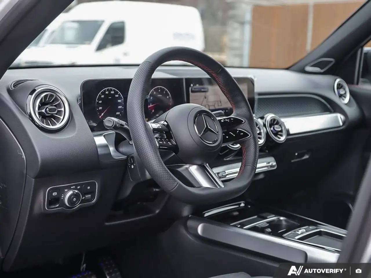 Mercedes-Benz GLB снимка Mercedes-Benz GLB