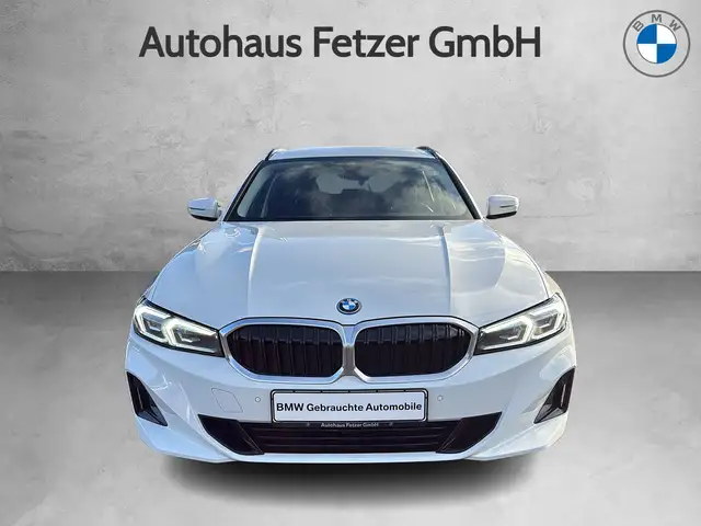 BMW 3 Series view 11