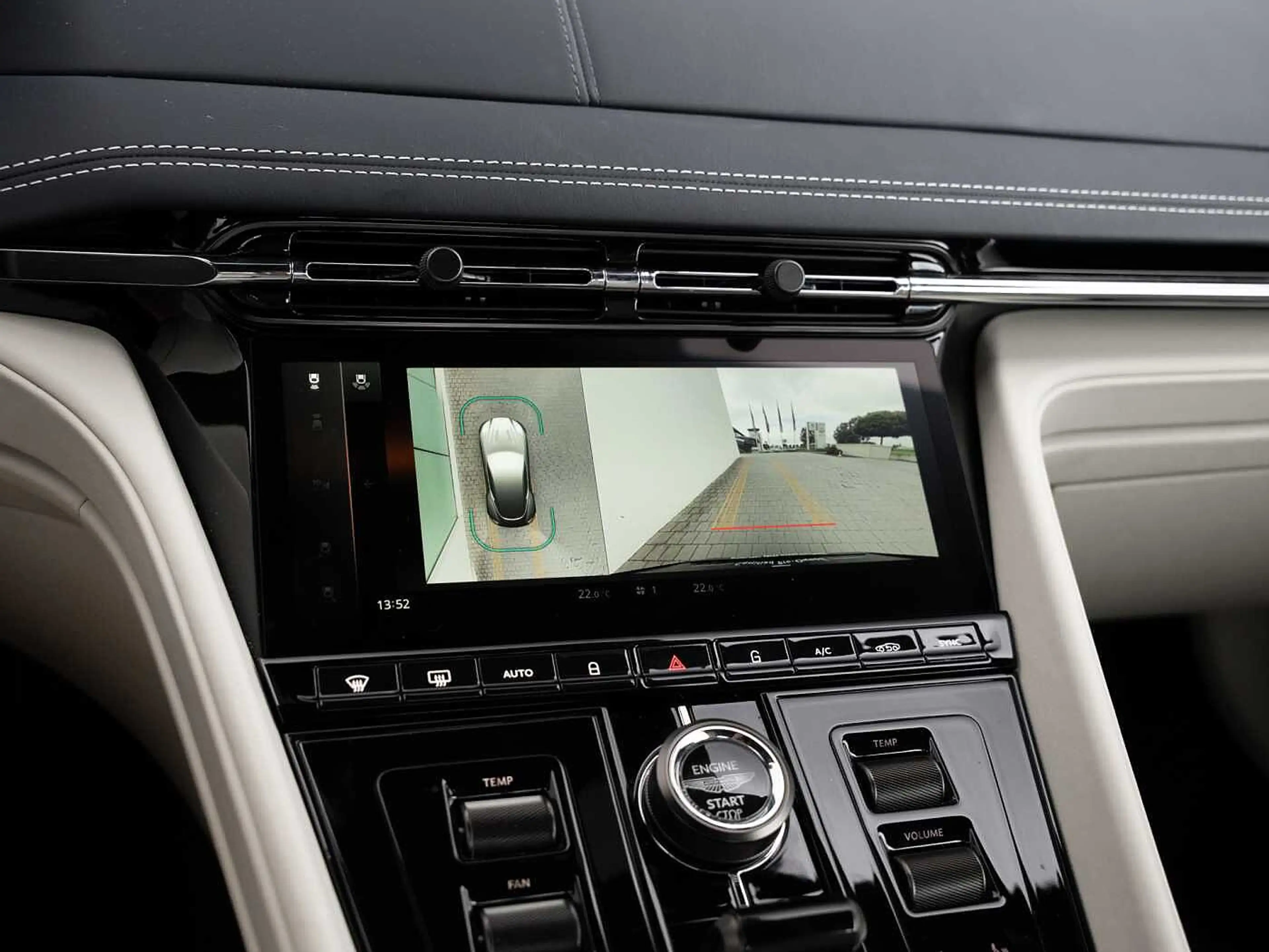 Aston Martin DB12 V8 Coupe — photo 10