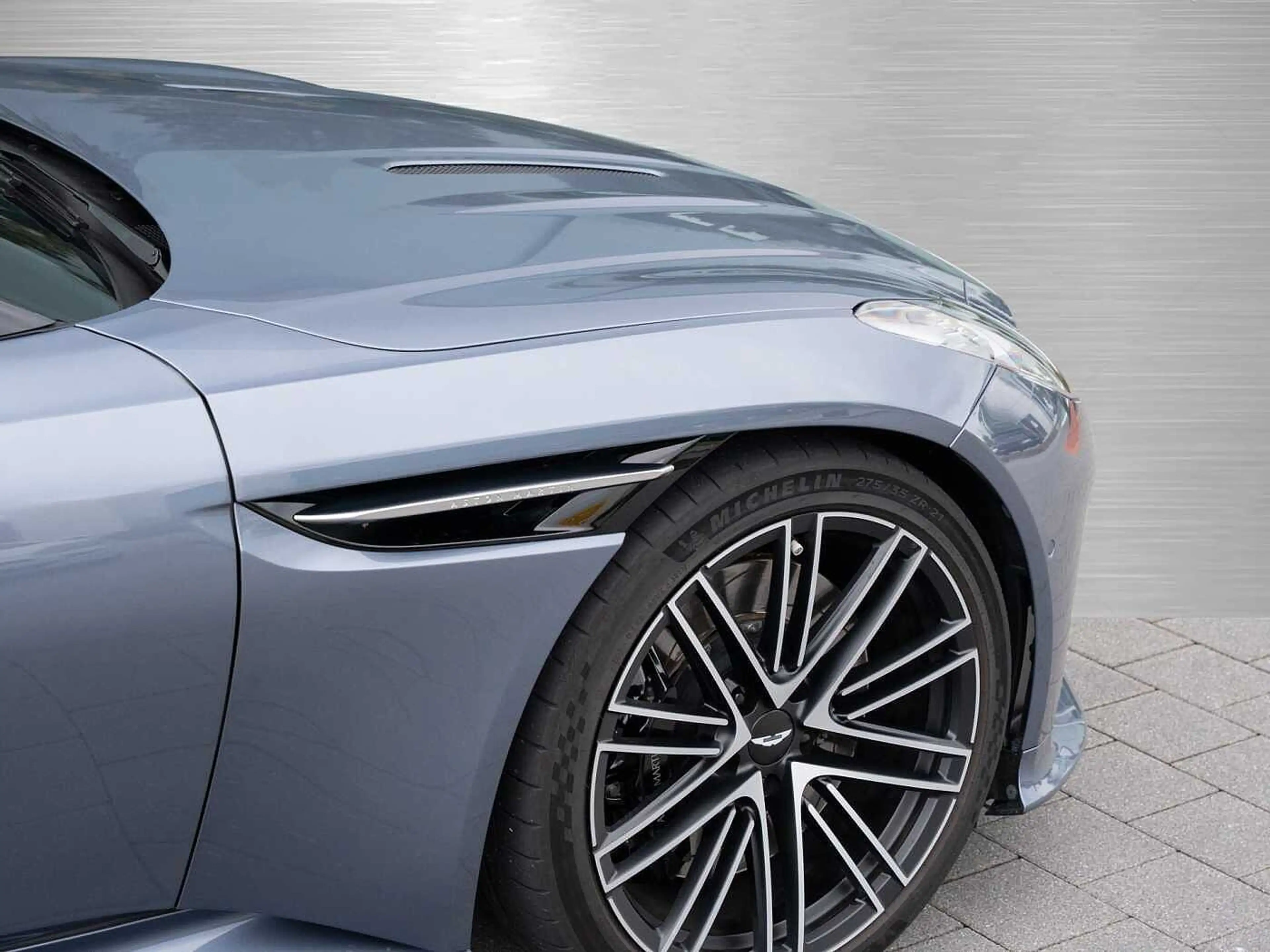 Aston Martin DB12 V8 Coupe — photo 14