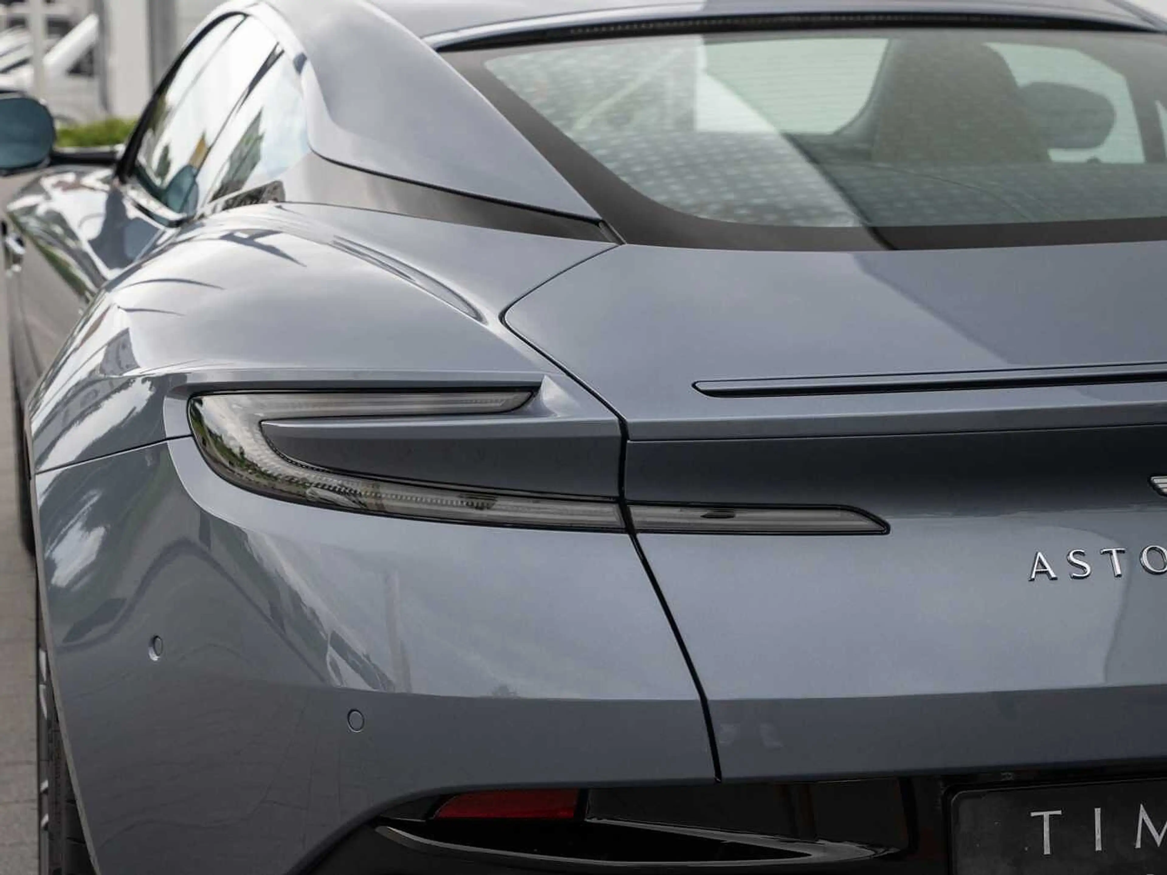 Aston Martin DB12 V8 Coupe — photo 8
