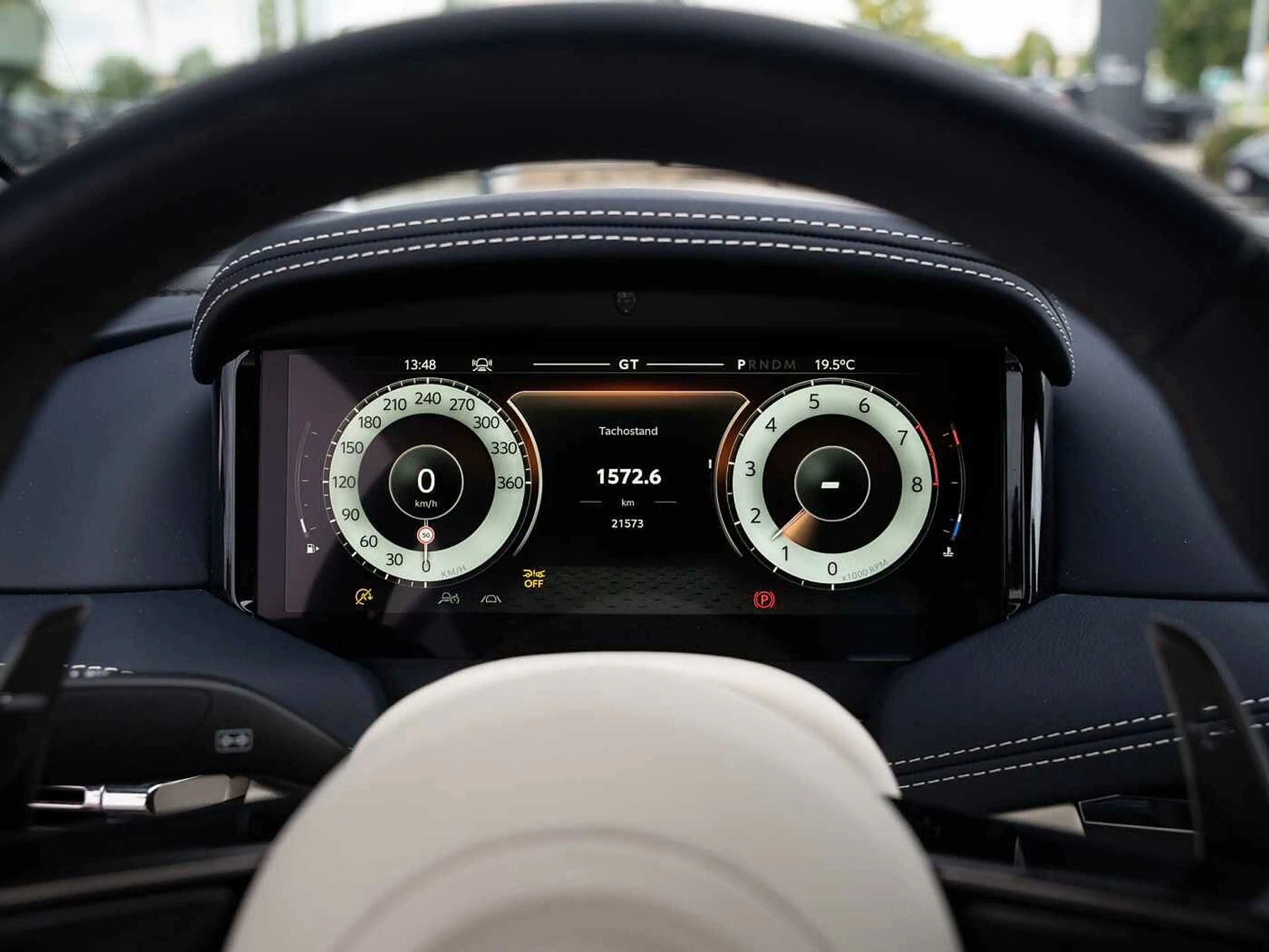 Aston Martin DB12 V8 Coupe — photo 6