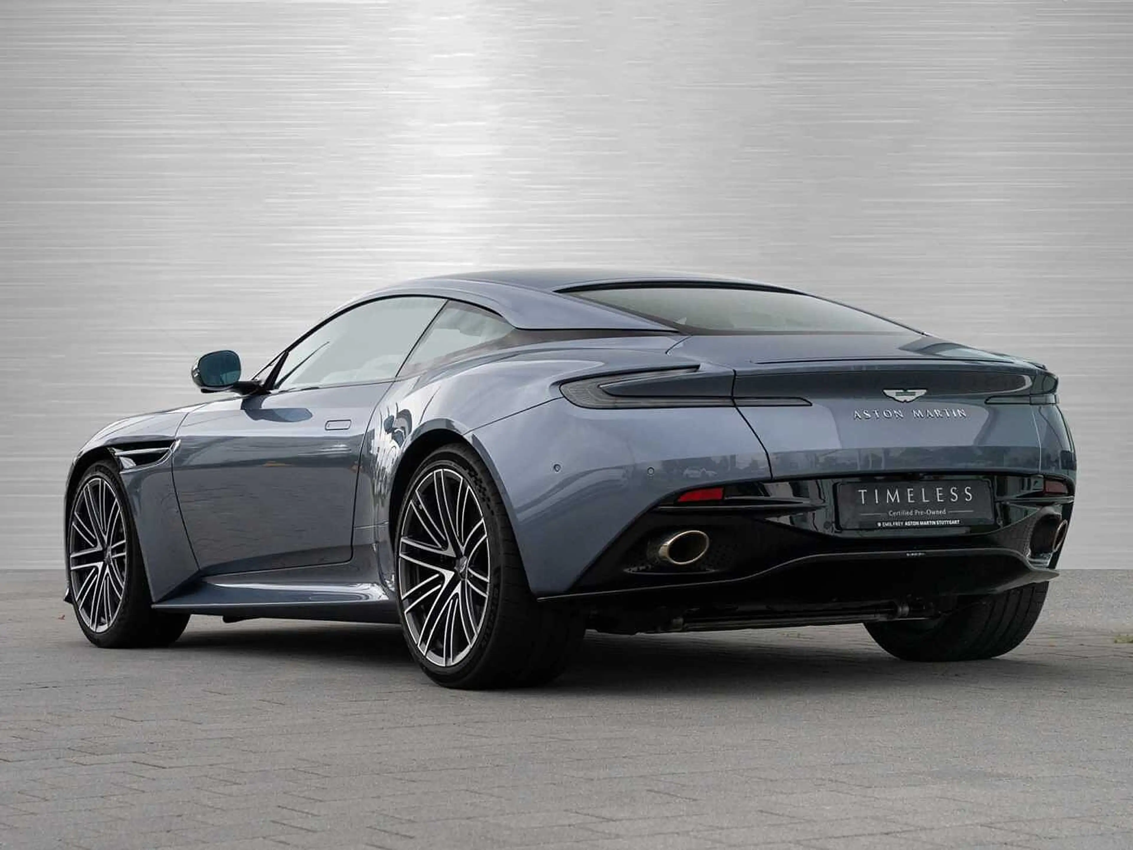 Aston Martin DB12 V8 Coupe — photo 2