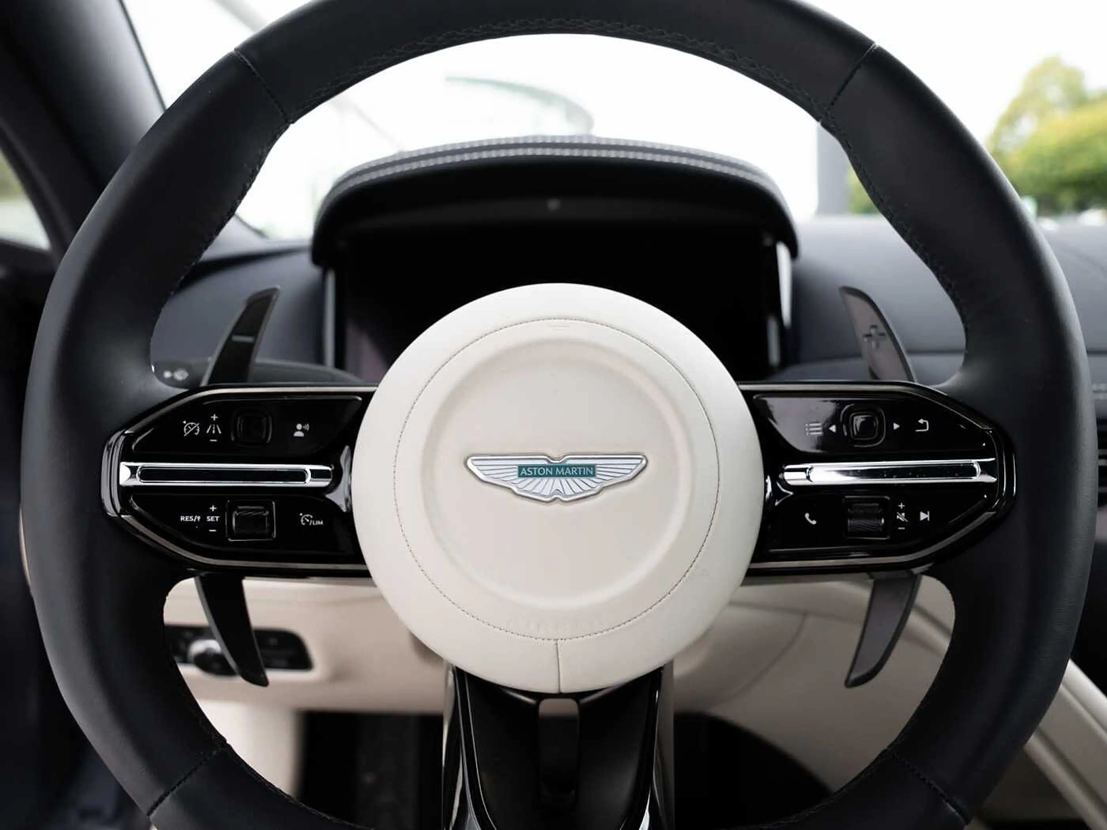 Aston Martin DB12 V8 Coupe — photo 11