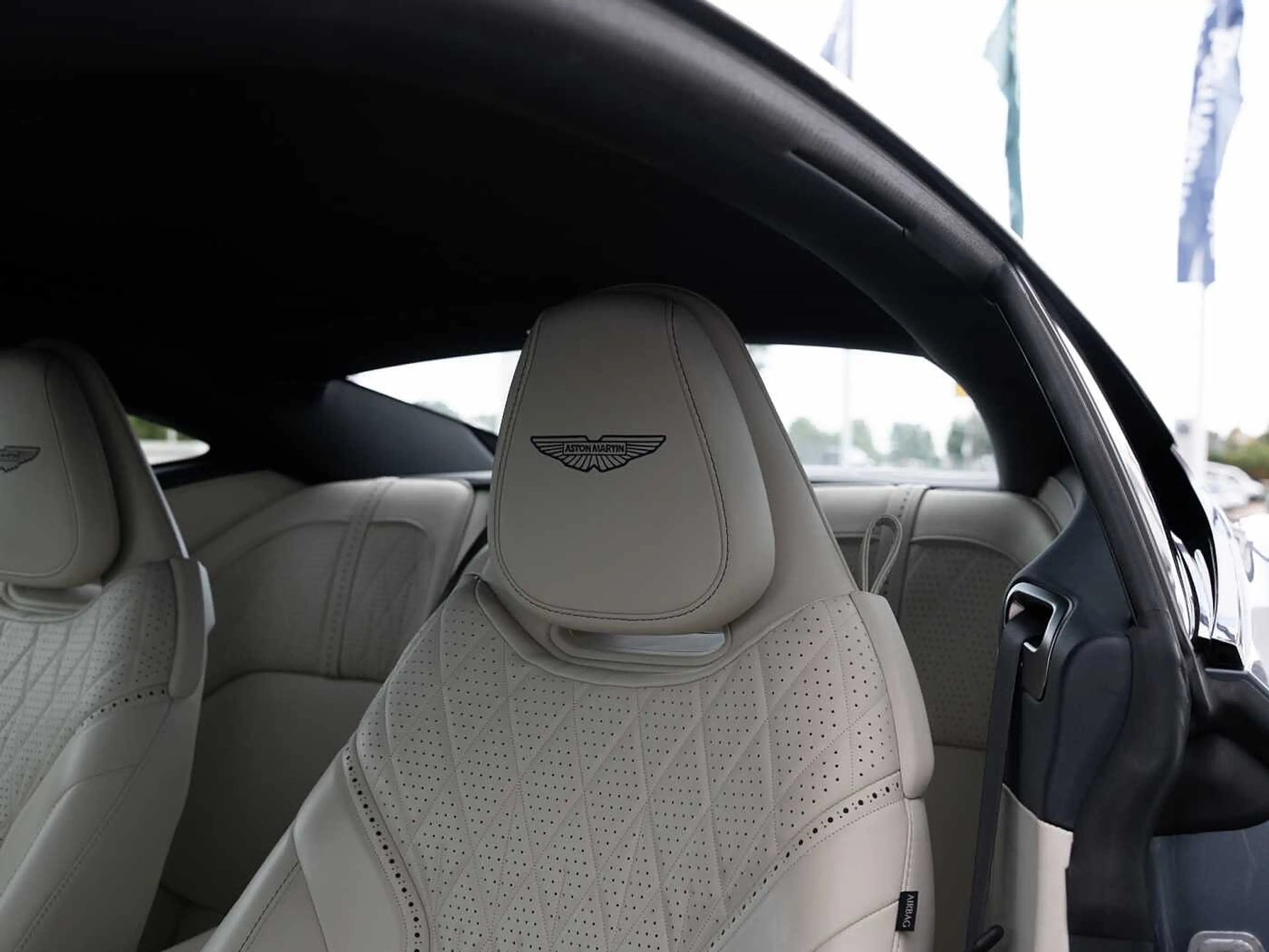 Aston Martin DB12 V8 Coupe — photo 5