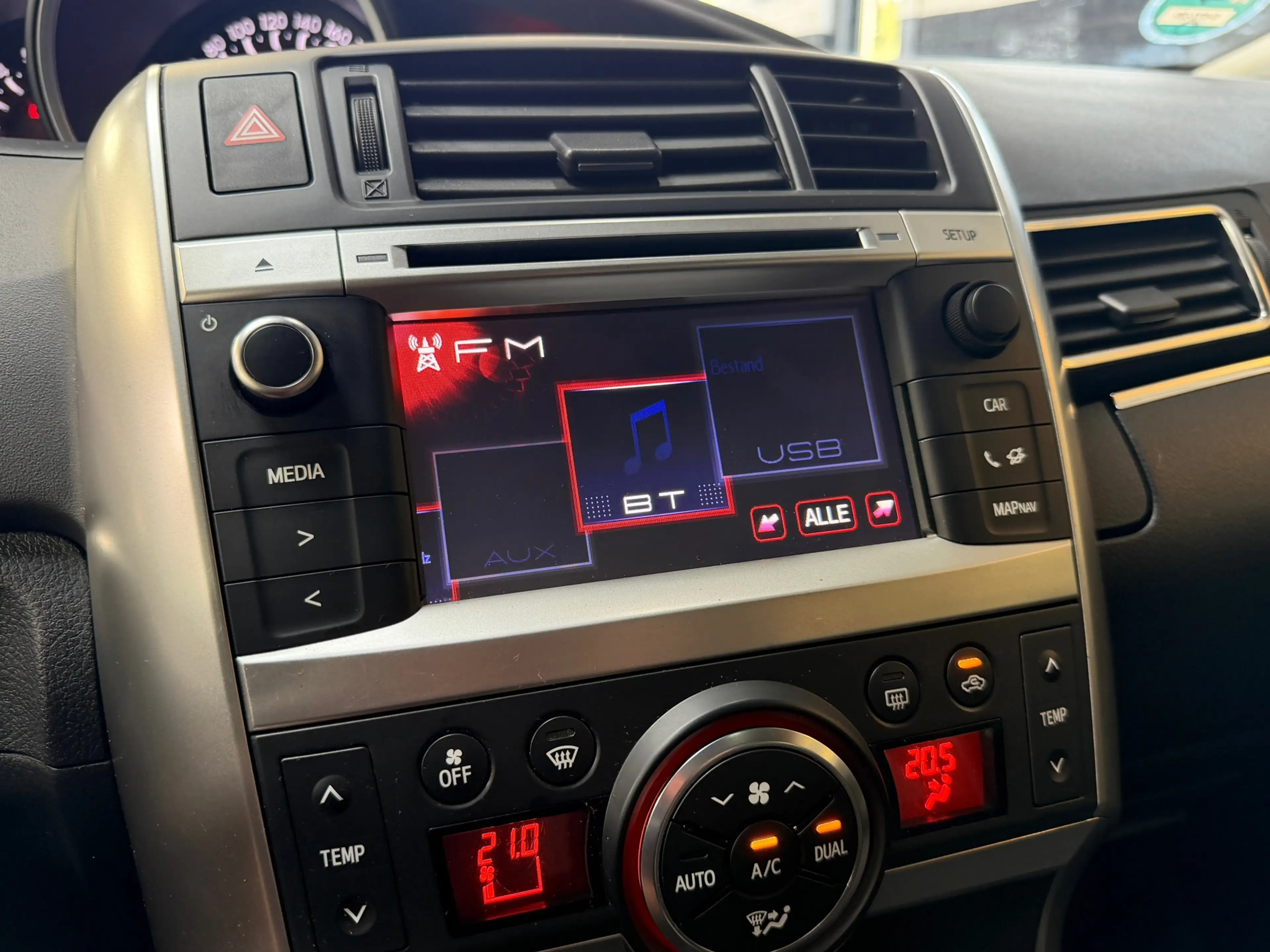 Toyota Verso 1.6 VVT-i Aspiration | Camera | Pano |6-bak | Zeer — photo 19