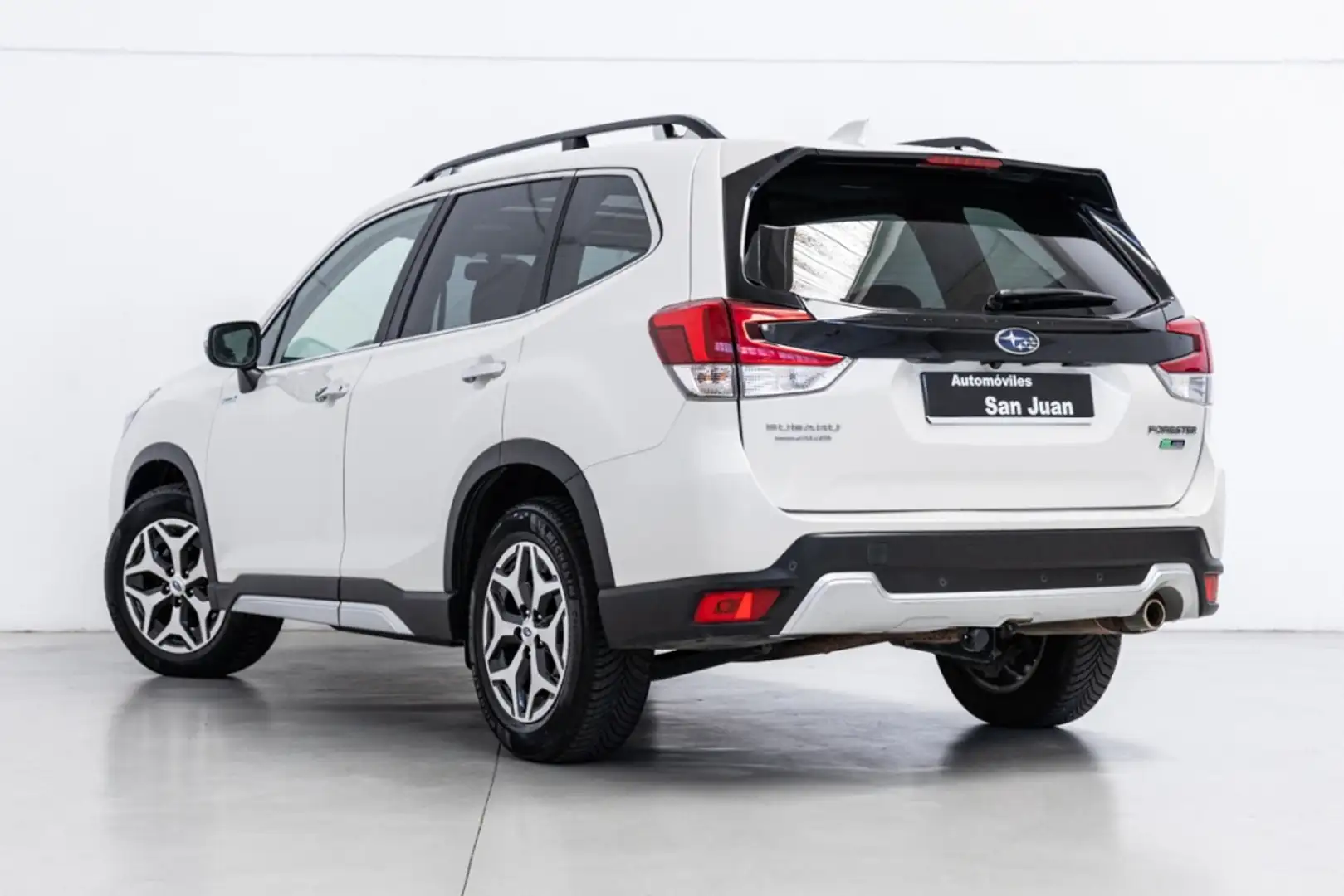 Subaru Forester 2.0i Hybrid Executive Plus CVT Blanco - 2