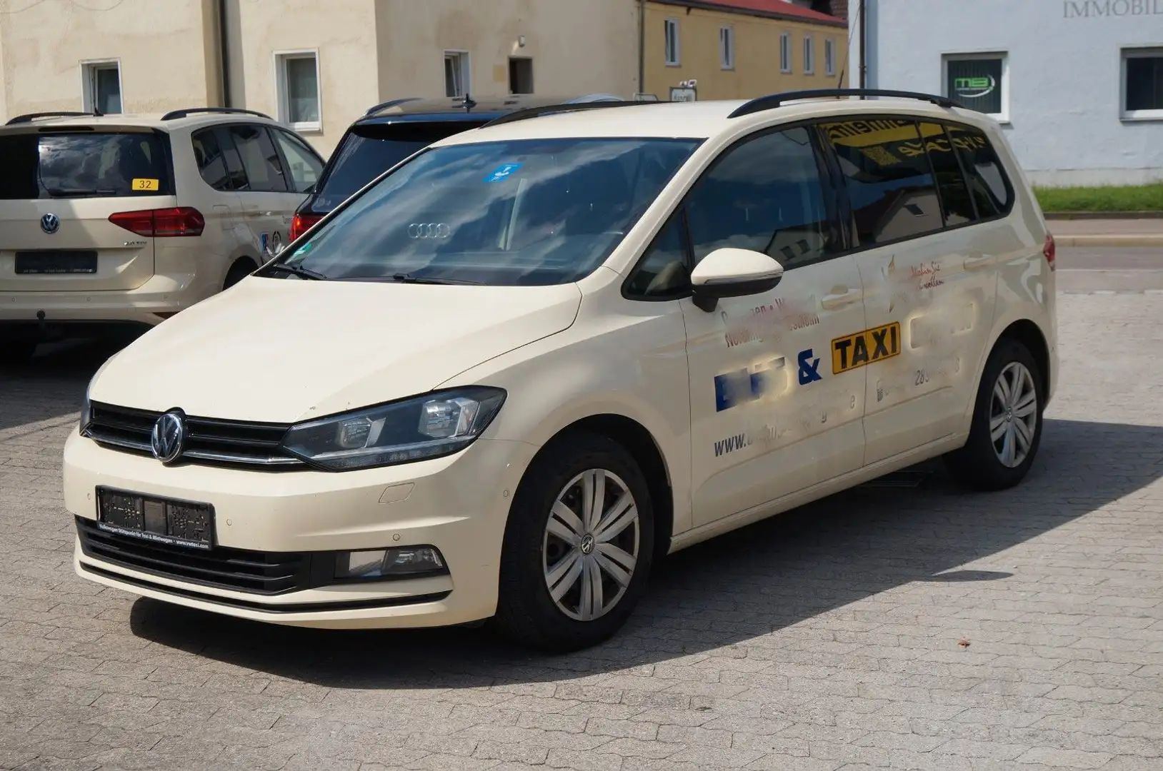 Volkswagen Touran 2.0 TDI SCR DSG TAXI,7-Sitzer,Klima,1.HAND Beige - 2