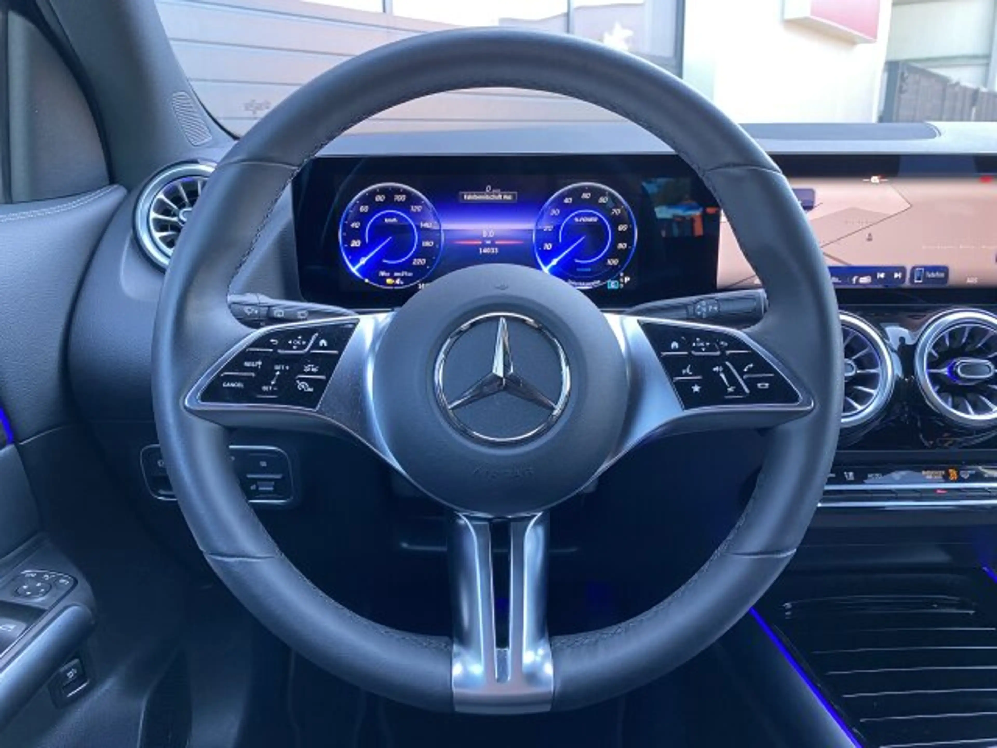 Mercedes-Benz EQA 250 EQA 250+ Progressive Adv. LED Distronic Kamera.. — photo 9