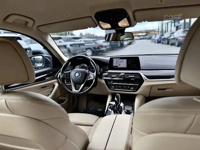 BMW 5 Series view 11