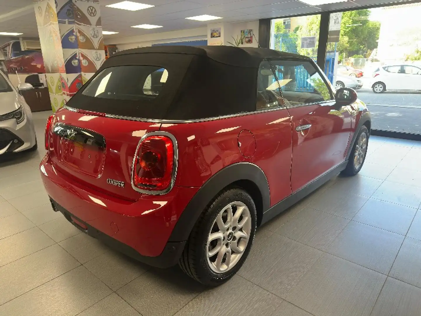 MINI Cooper Cabrio FINITION CHILI 140 CV Rojo - 2