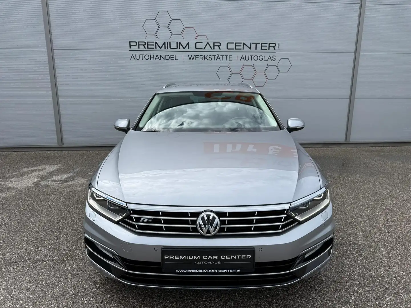 Volkswagen Passat Variant 2,0 TDI DSG Highline R-LINE / DIGI-TACHO /VOLL-LED Grau - 2