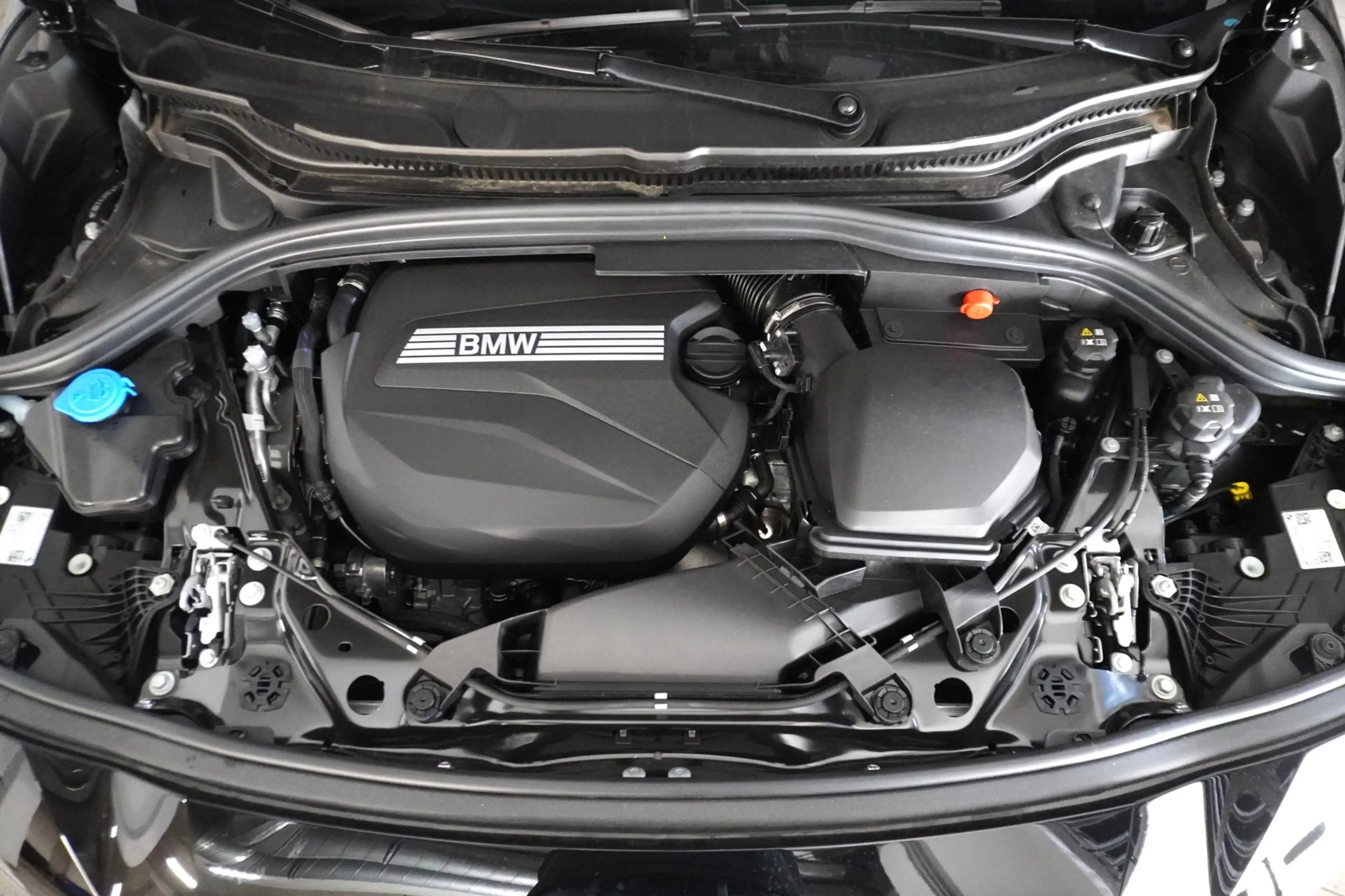 BMW 220 d — photo 2