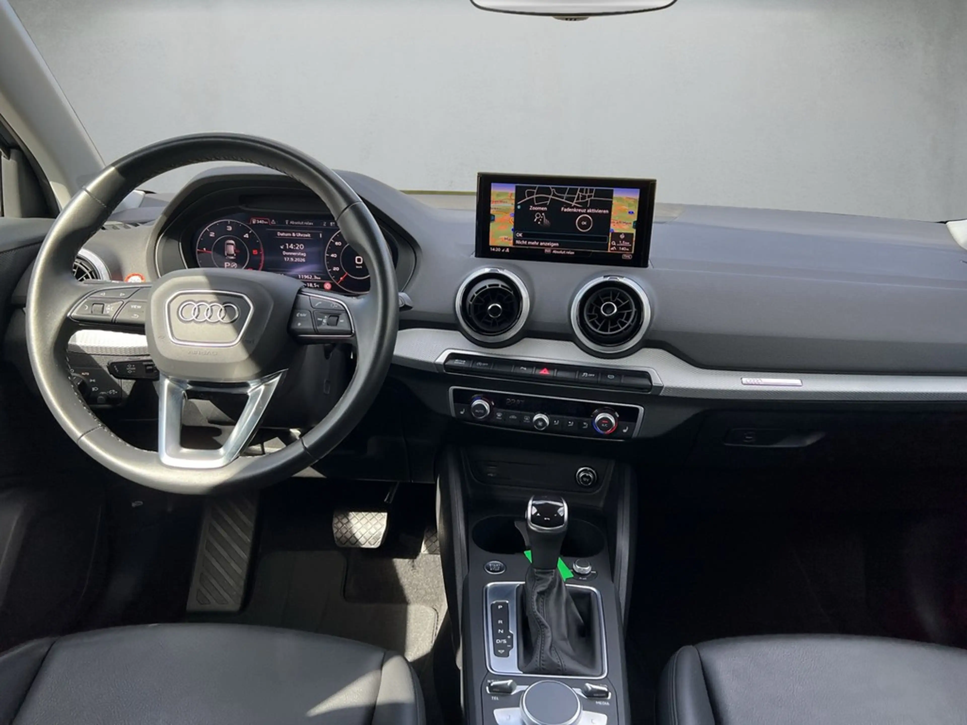Audi Q2 S line 30 TDI S tronic *Navi*Kamera* — photo 8