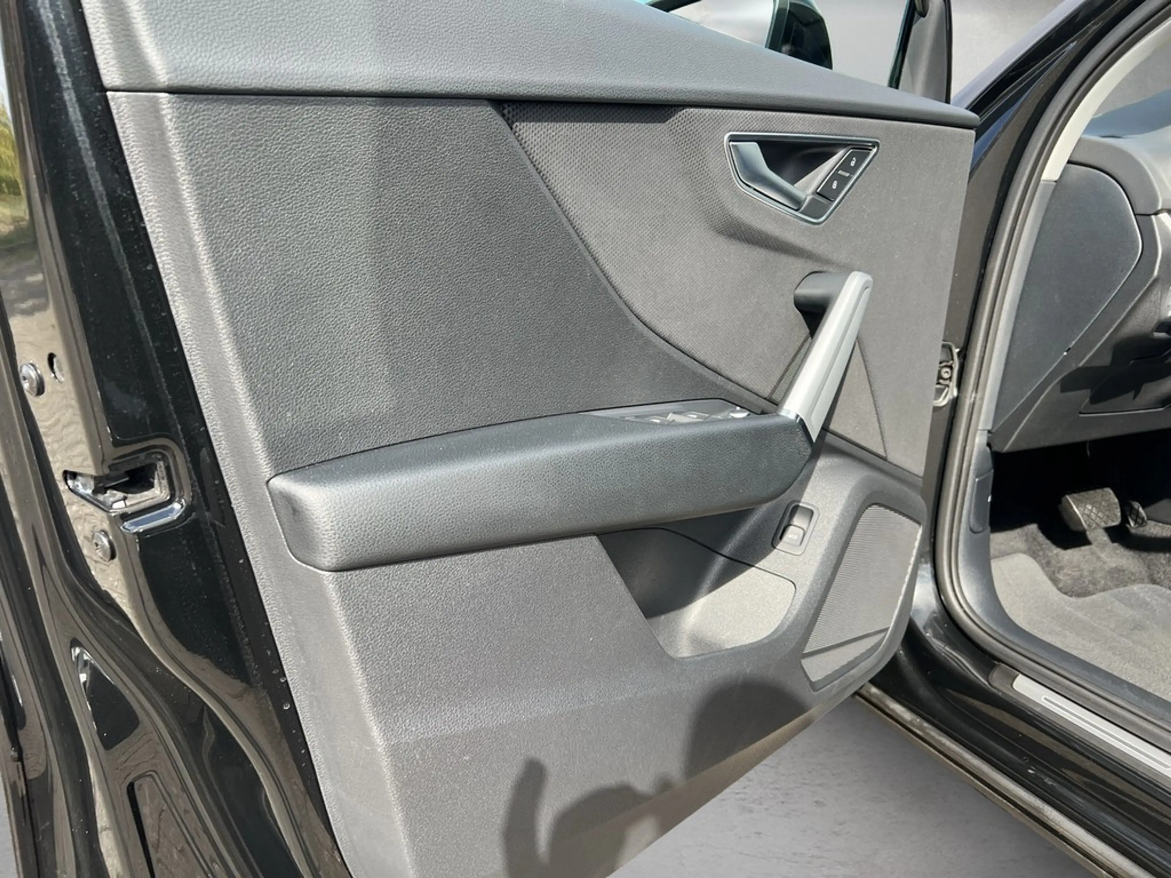 Audi Q2 S line 30 TDI S tronic *Navi*Kamera* — photo 6