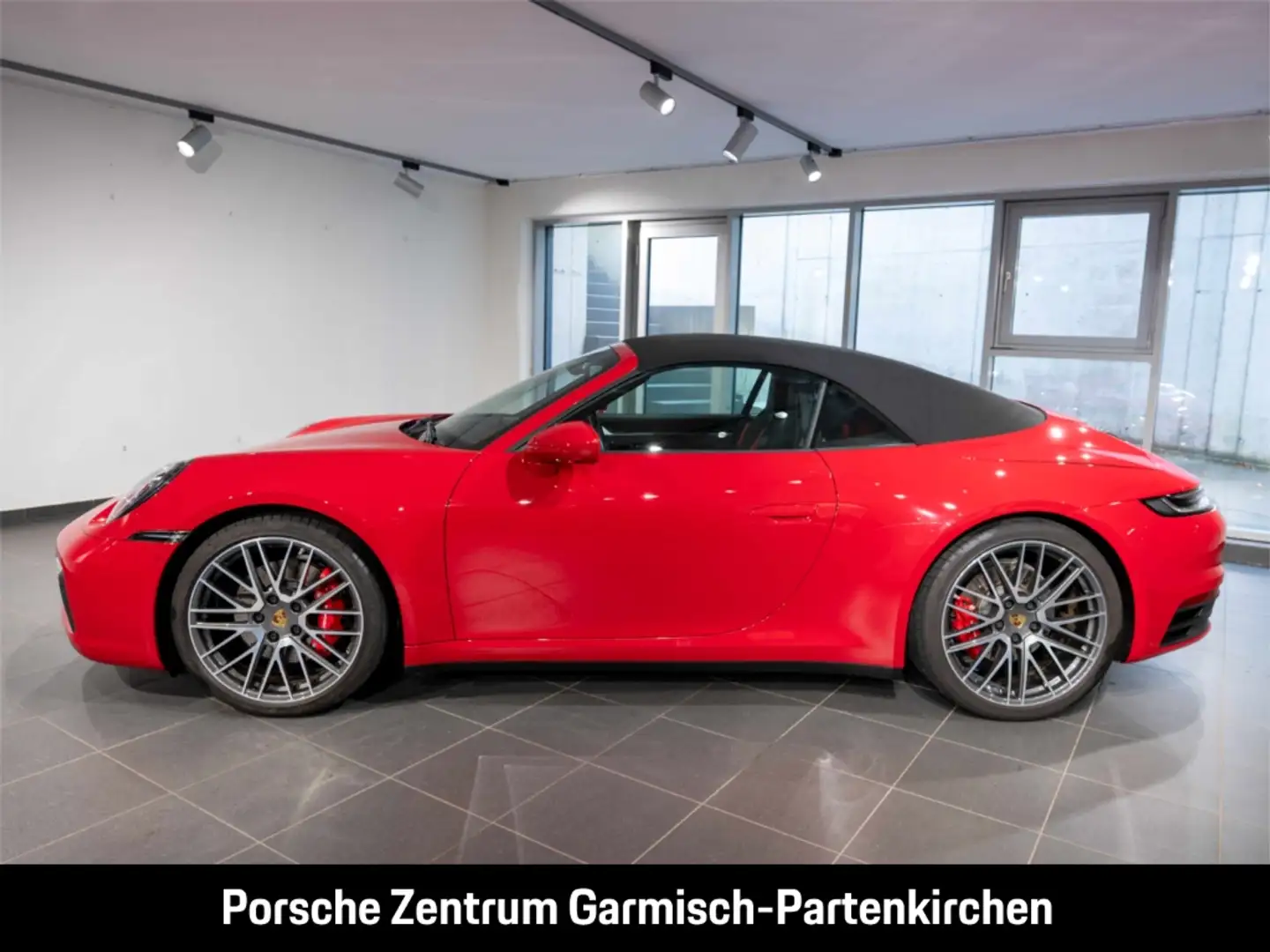 Porsche 992 911 Carrera 4S Cabriolet LenkradHZG 360 Rot - 2