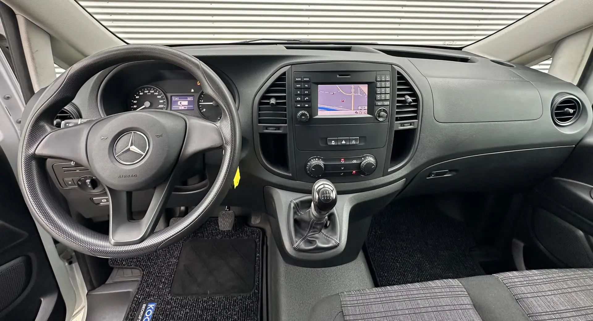 Mercedes-Benz Vito 114 CDI L3 Extra Lang Mercedes-Benz Vito 114 CDI E Wit - 2