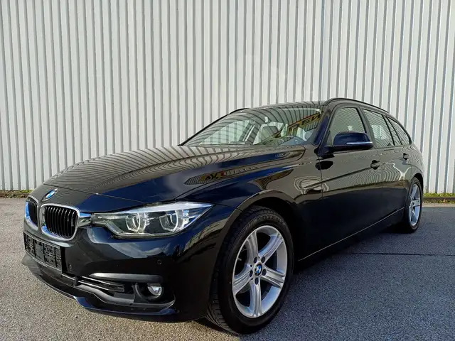 BMW 320 i Touring Advantage LED/Leder/Nav/Pano/AHK