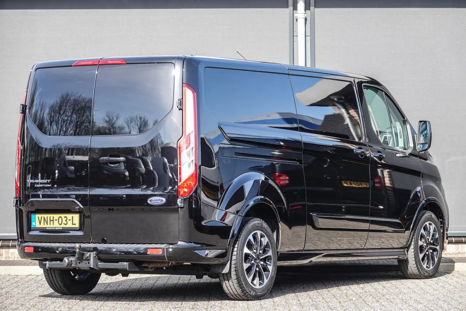 Ford Transit Custom L2H1 2.0Tdci 185Pk | Sport 320 | 2xSchuifdeur | Ac Noir - 2