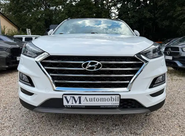 Hyundai Tucson view 2