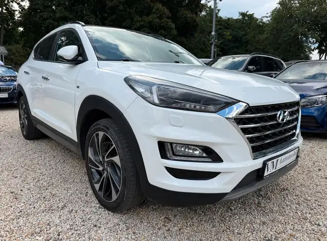 Hyundai Tucson view 3