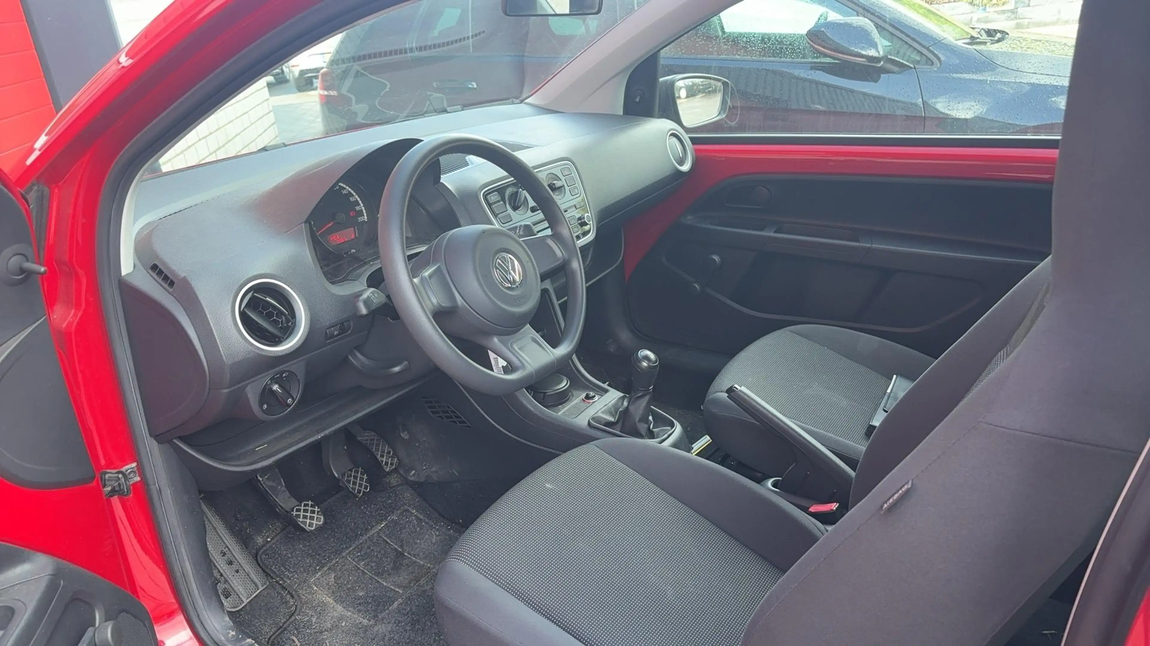 Volkswagen up! 1.0 easy up! BlueMotion DEALER OH / AIRCO / NL-AUT — photo 3