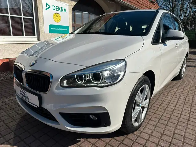 BMW 218 Active Tourer Advantage*AUT*LEDER*AHK*NAVI*