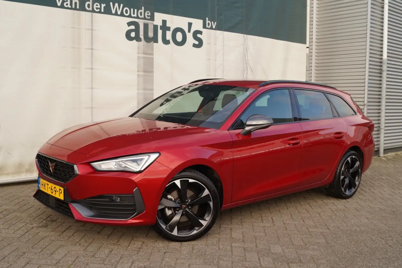 CUPRA Leon ST 1.5 eTSI 150pk Business Edition -LED-DIGI-ECC- Червоний - 2