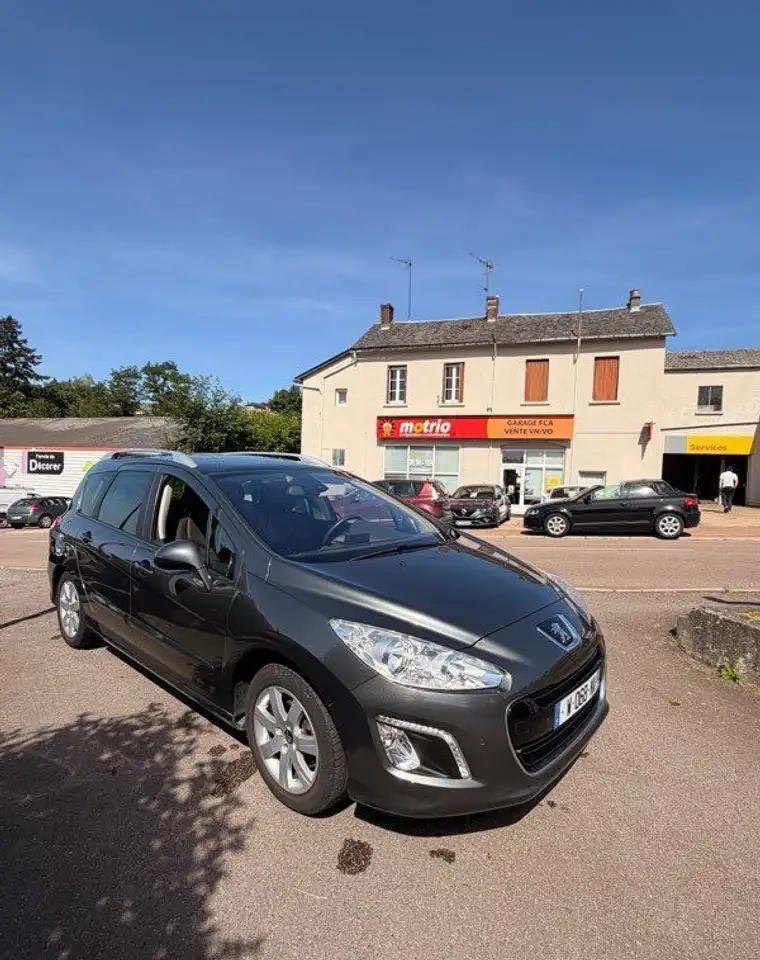 Peugeot 308 1.6 HDI 120 cv BVA TOIT PANO