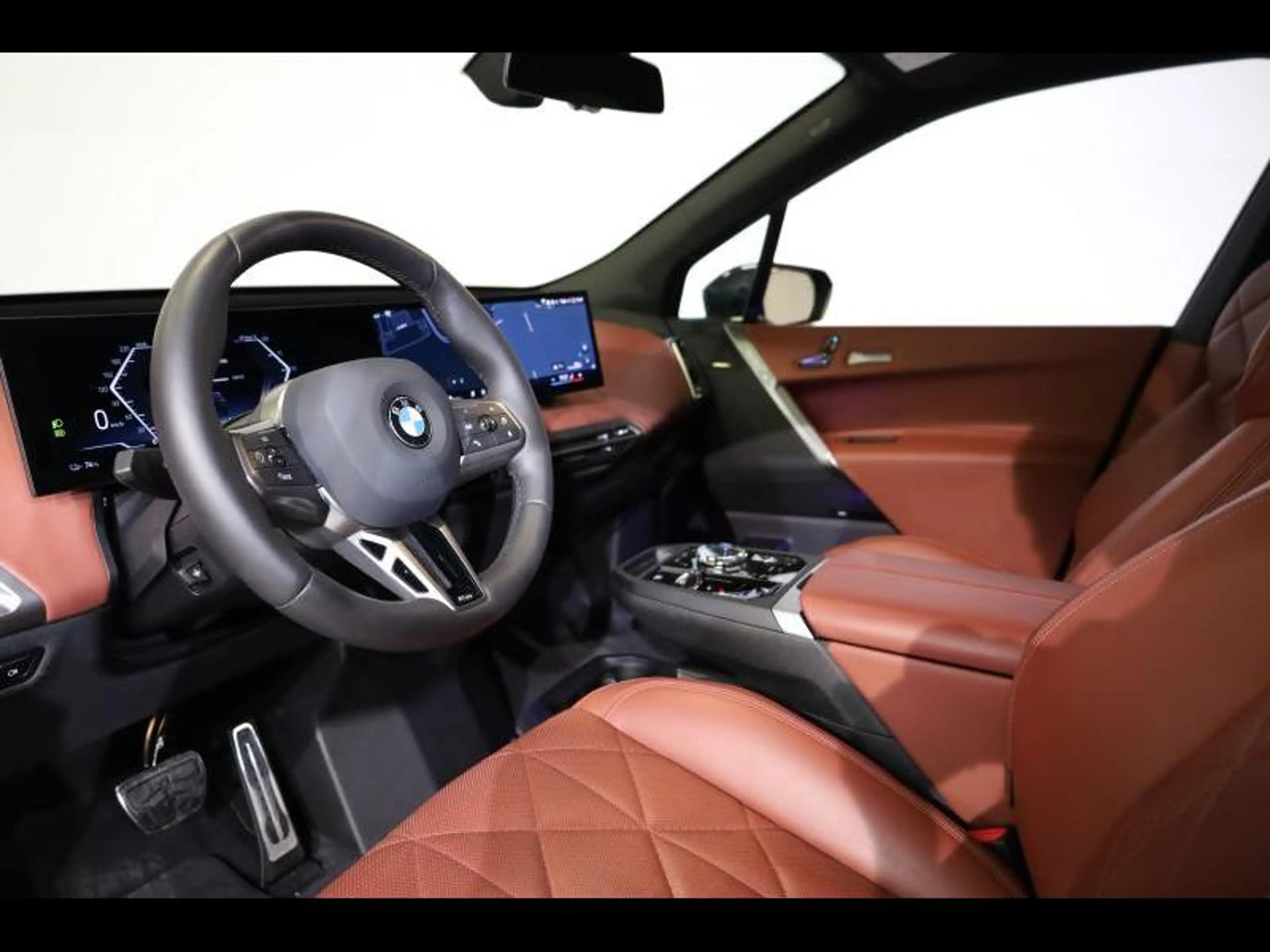 BMW iX xDrive60 Kit M Sport — photo 6