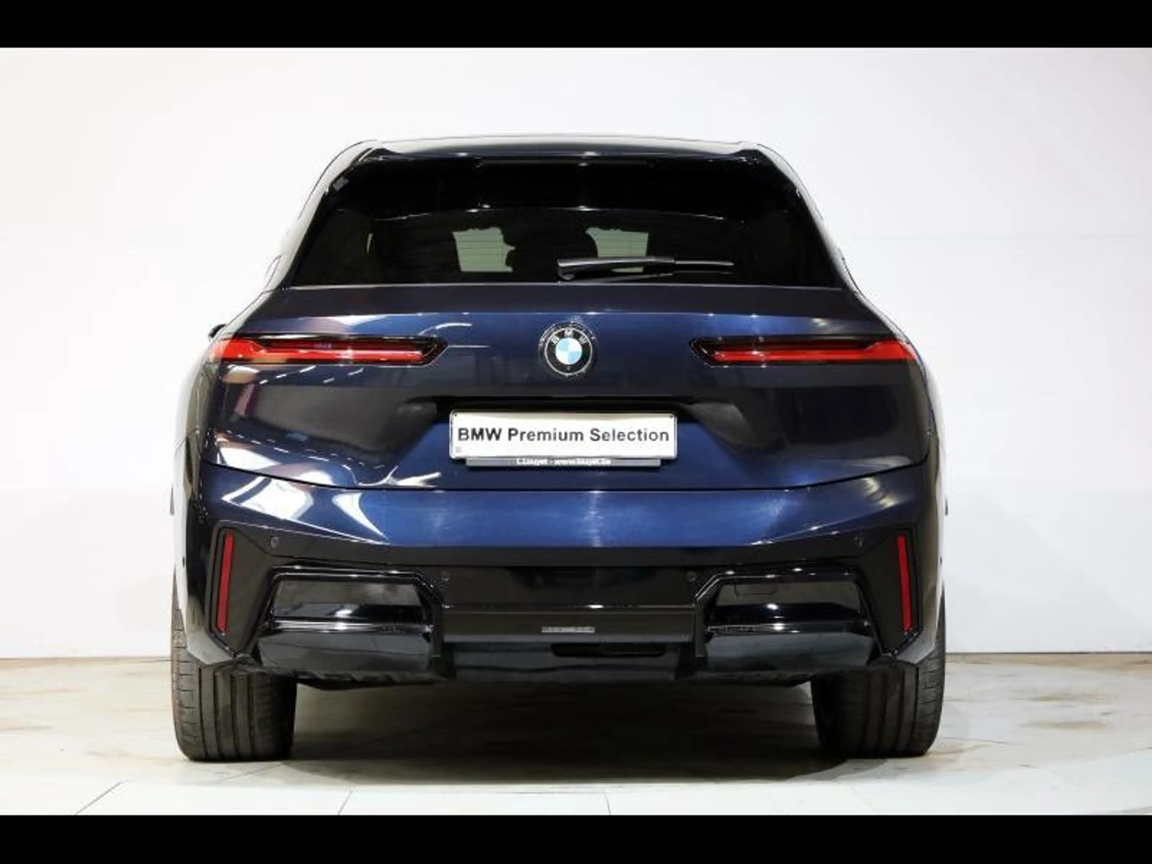 BMW iX xDrive60 Kit M Sport — photo 4