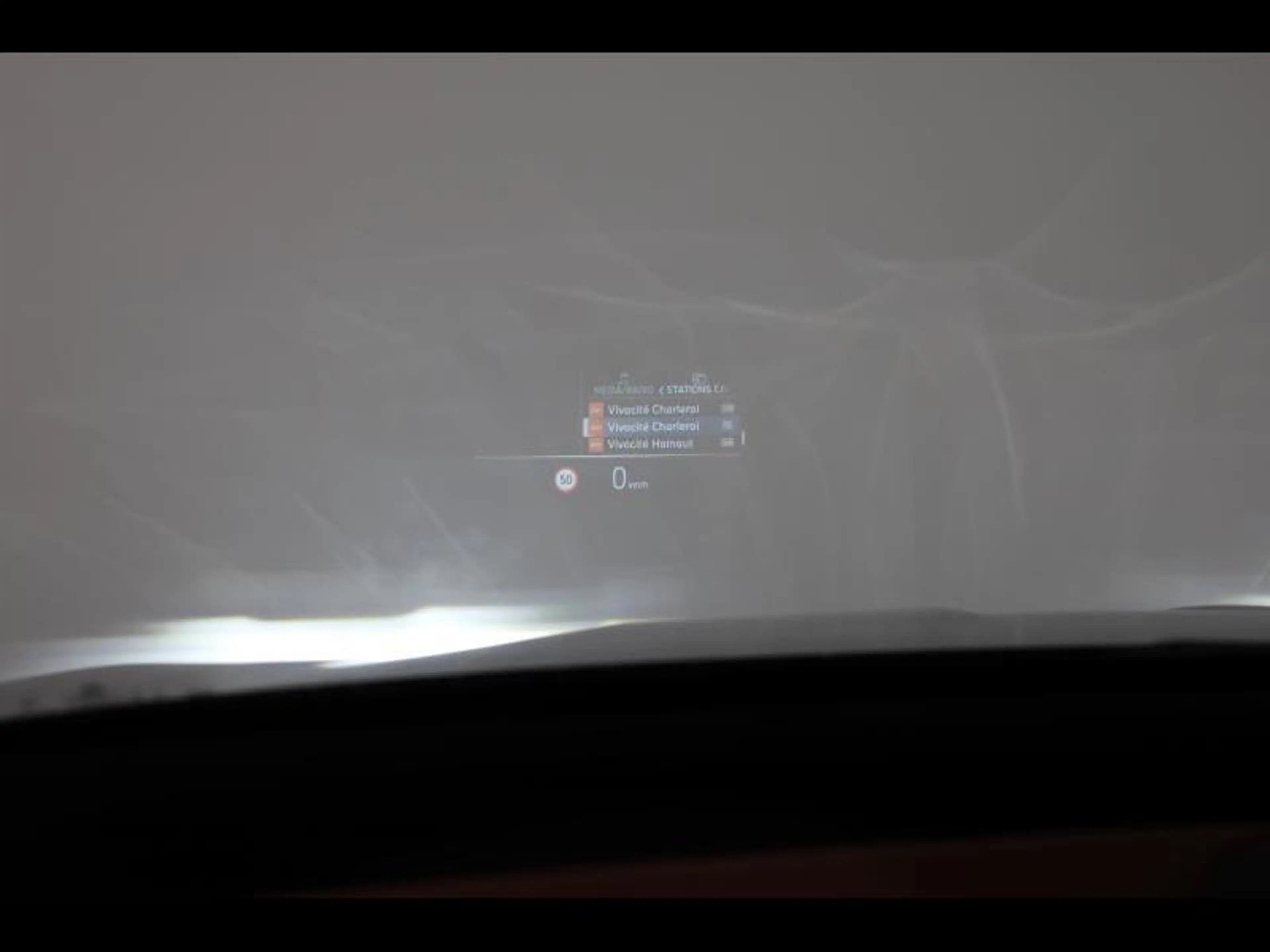 BMW iX xDrive60 Kit M Sport — photo 14