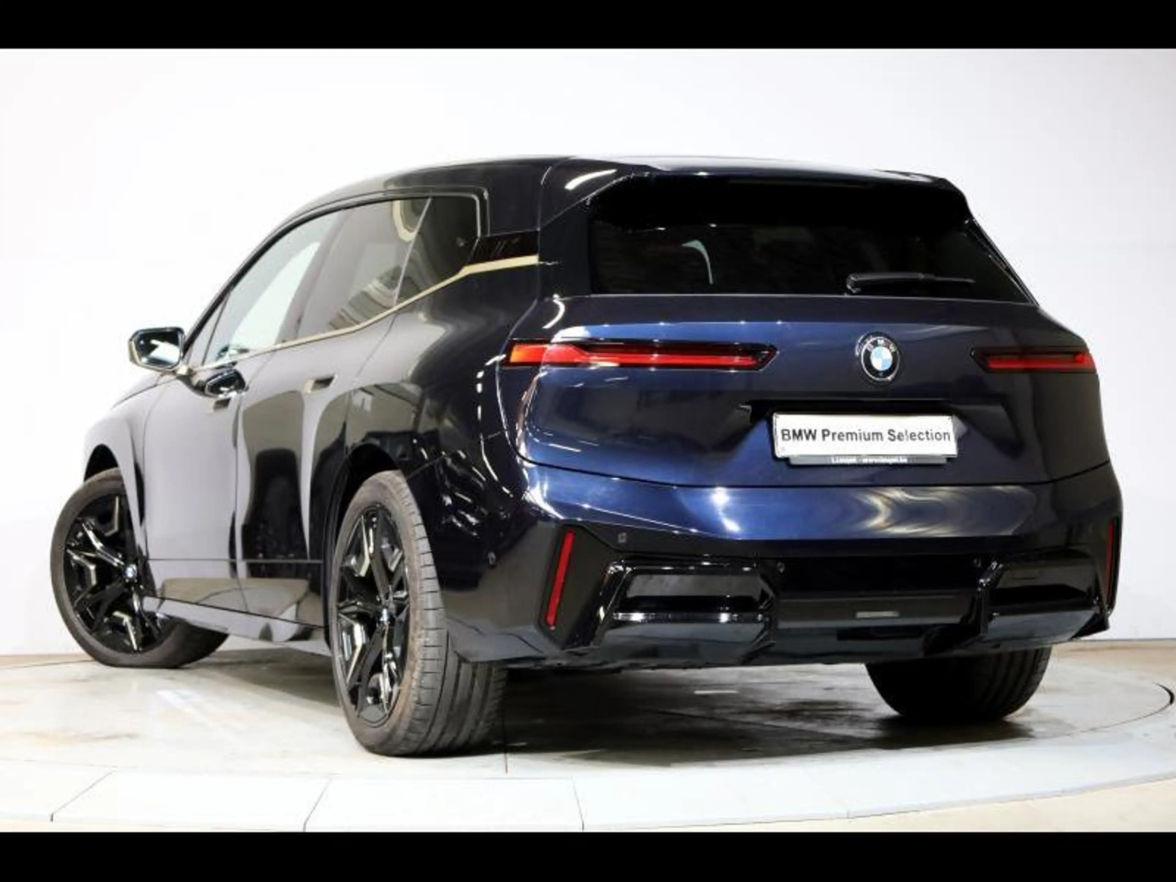BMW iX xDrive60 Kit M Sport — photo 5