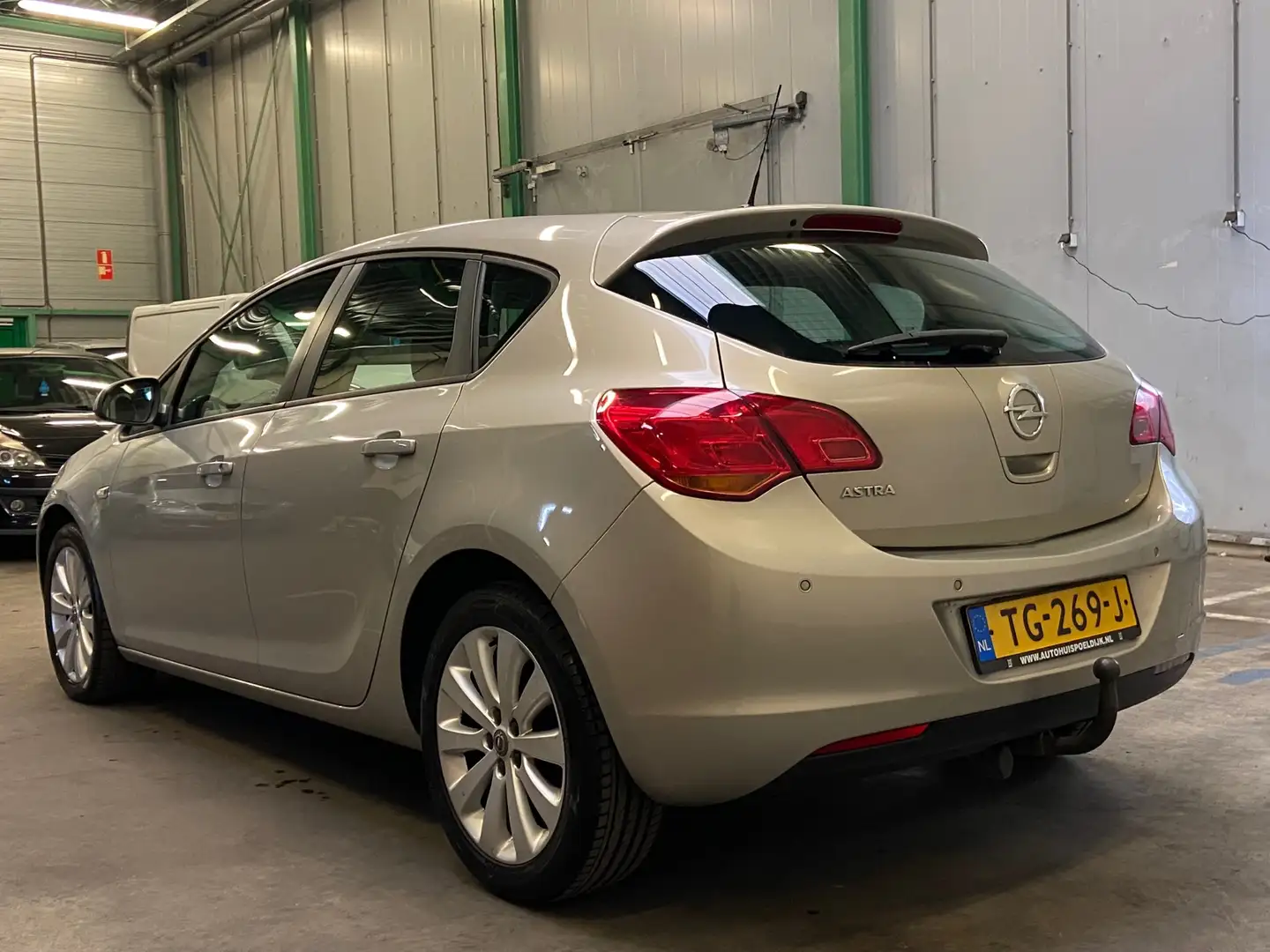 Opel Astra 1.6 Edition AUTOMAAT PDC AIRCO CRUISE Grau - 2
