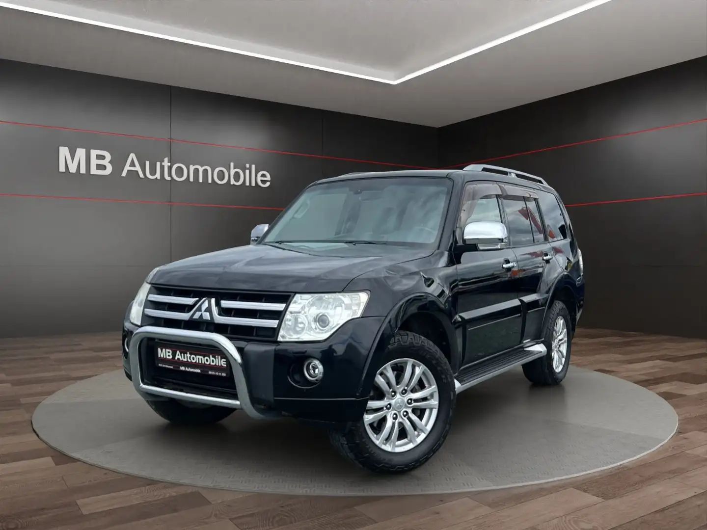Mitsubishi Pajero 3.2 DI-D Invite 4X4/AHK/LEDER/ Negro - 1
