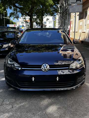Imagine Volkswagen Golf Highline BMT