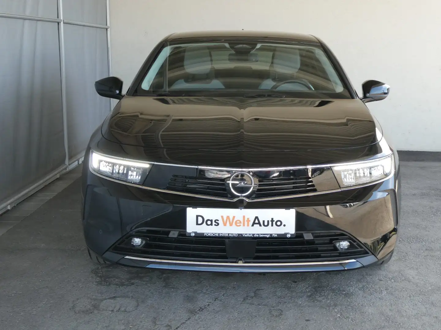 Opel Astra L Lim. 5-trg. Business Edition Schwarz - 2