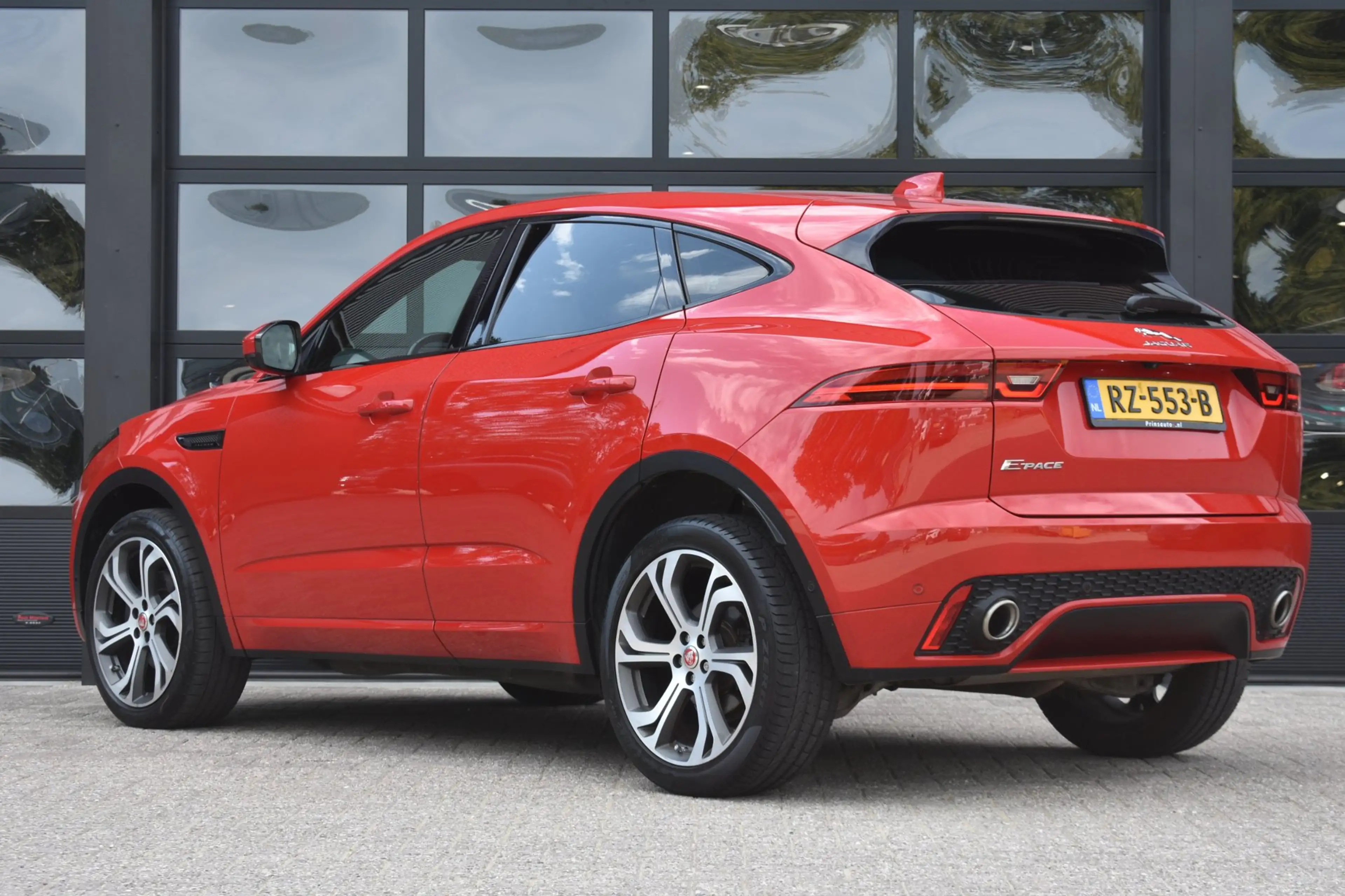 Jaguar E-Pace 2.0 D180 AWD First Edition '18 LED Pano Leder Navi — photo 18