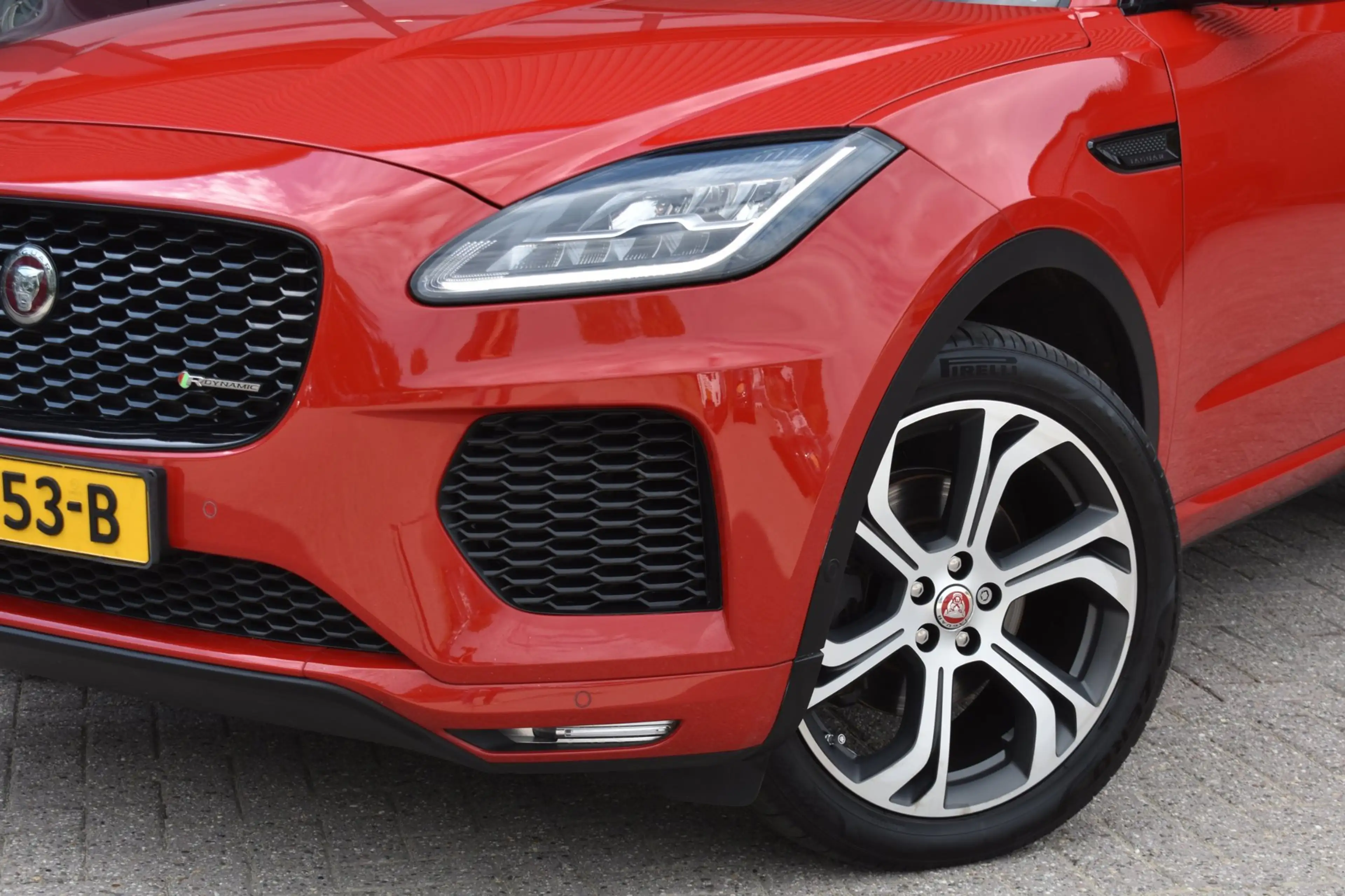 Jaguar E-Pace 2.0 D180 AWD First Edition '18 LED Pano Leder Navi — photo 23