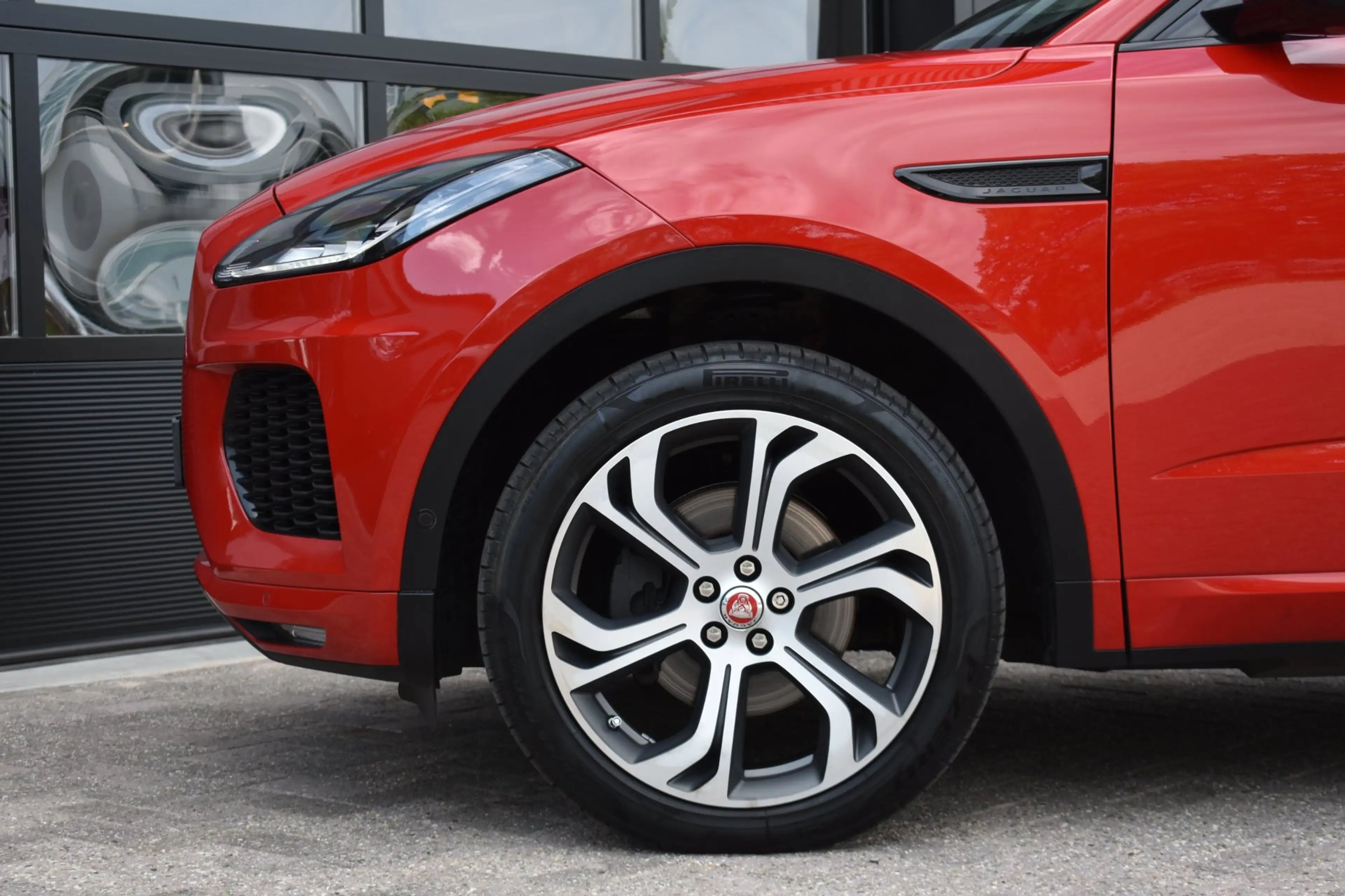 Jaguar E-Pace 2.0 D180 AWD First Edition '18 LED Pano Leder Navi — photo 10