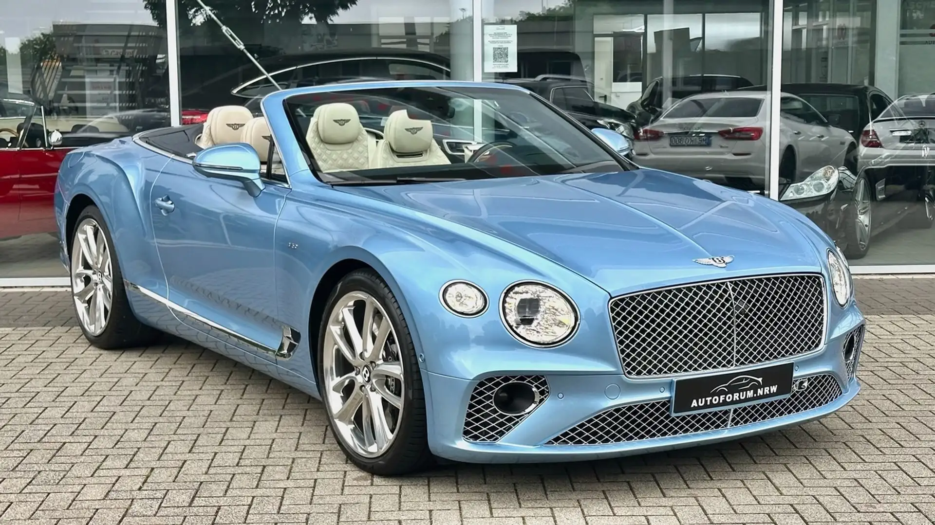 Bentley Continental GTC 4.0 V8 - 22" Zoll - Headup - Massage - 34548km Silber - 1