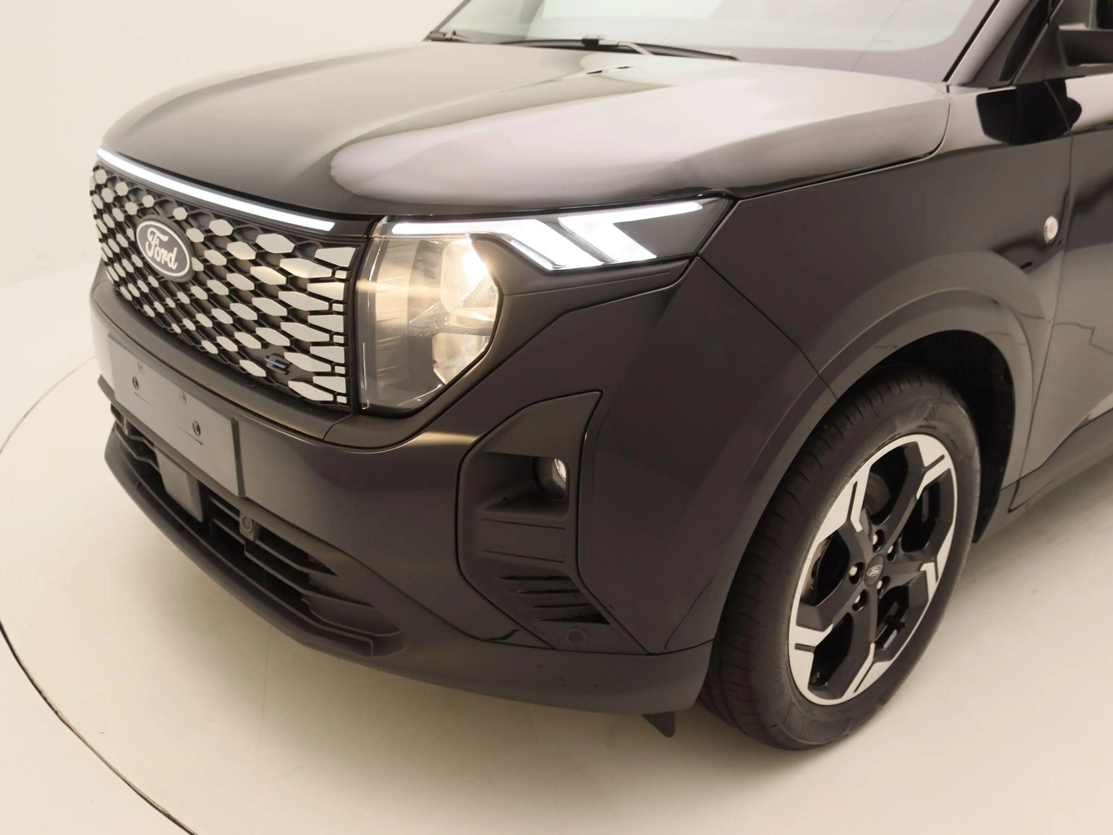 Ford Transit Courier E-Transit tourneo Titanium 46 kWh | UIT VOORRAAD L — photo 14