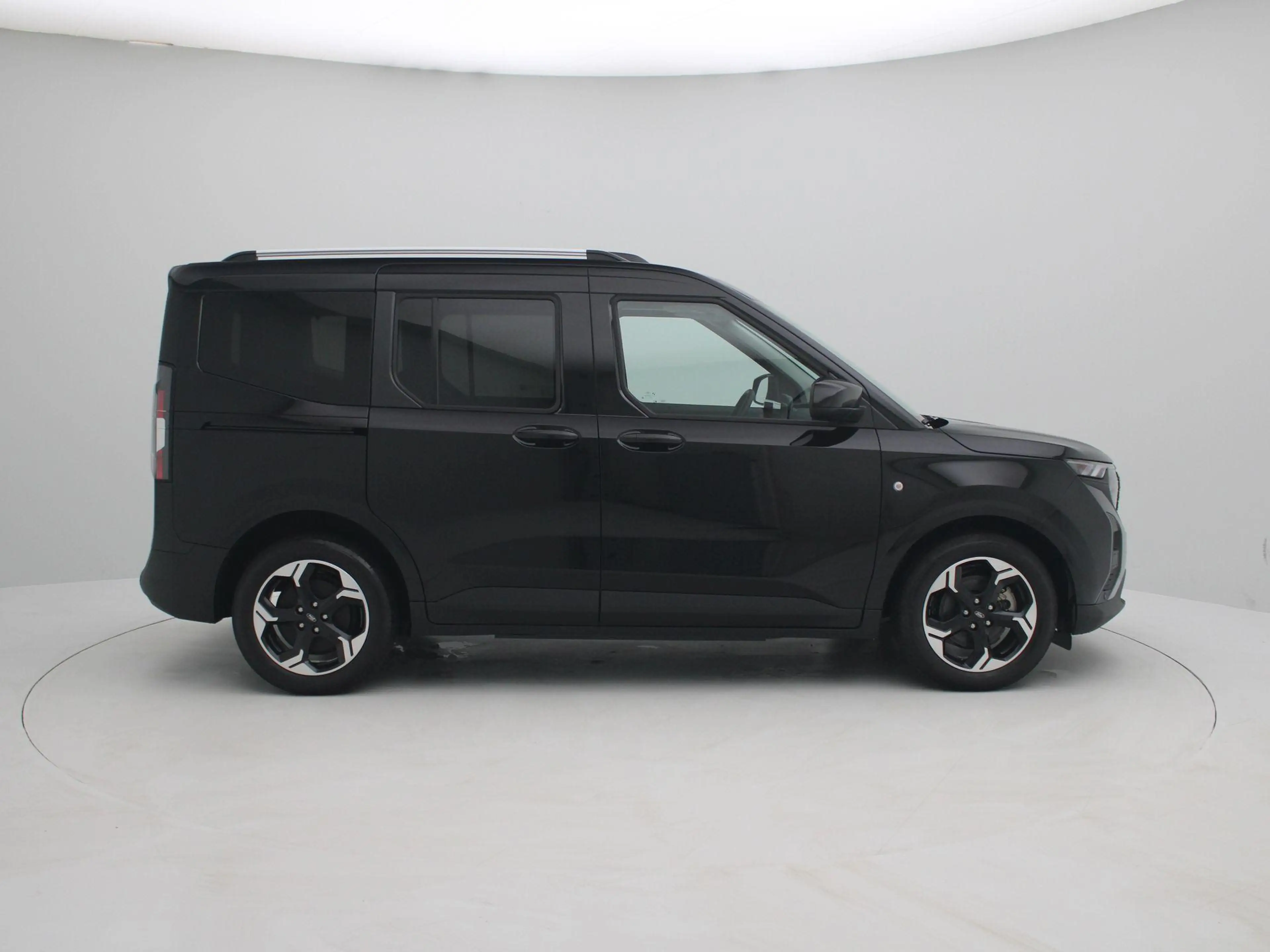 Ford Transit Courier E-Transit tourneo Titanium 46 kWh | UIT VOORRAAD L — photo 6