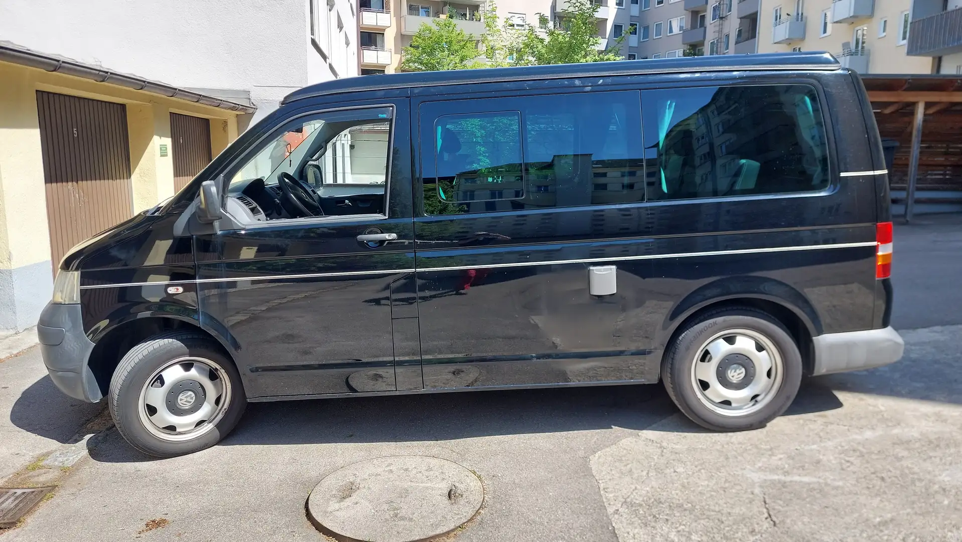 Volkswagen T5 Multivan Startline Schwarz - 2