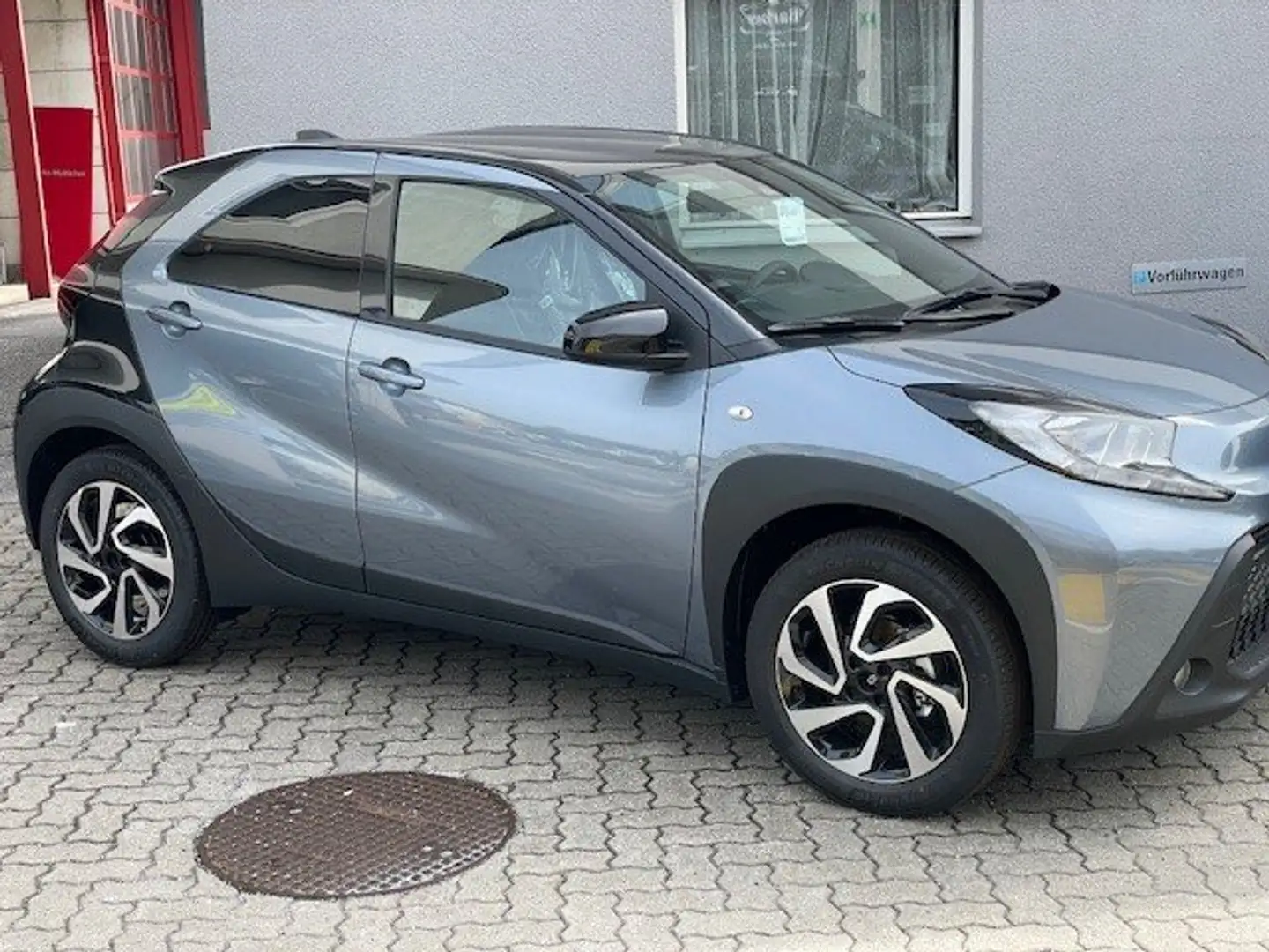 Toyota Aygo X Pulse / Kamera/ Automatik Blau - 2